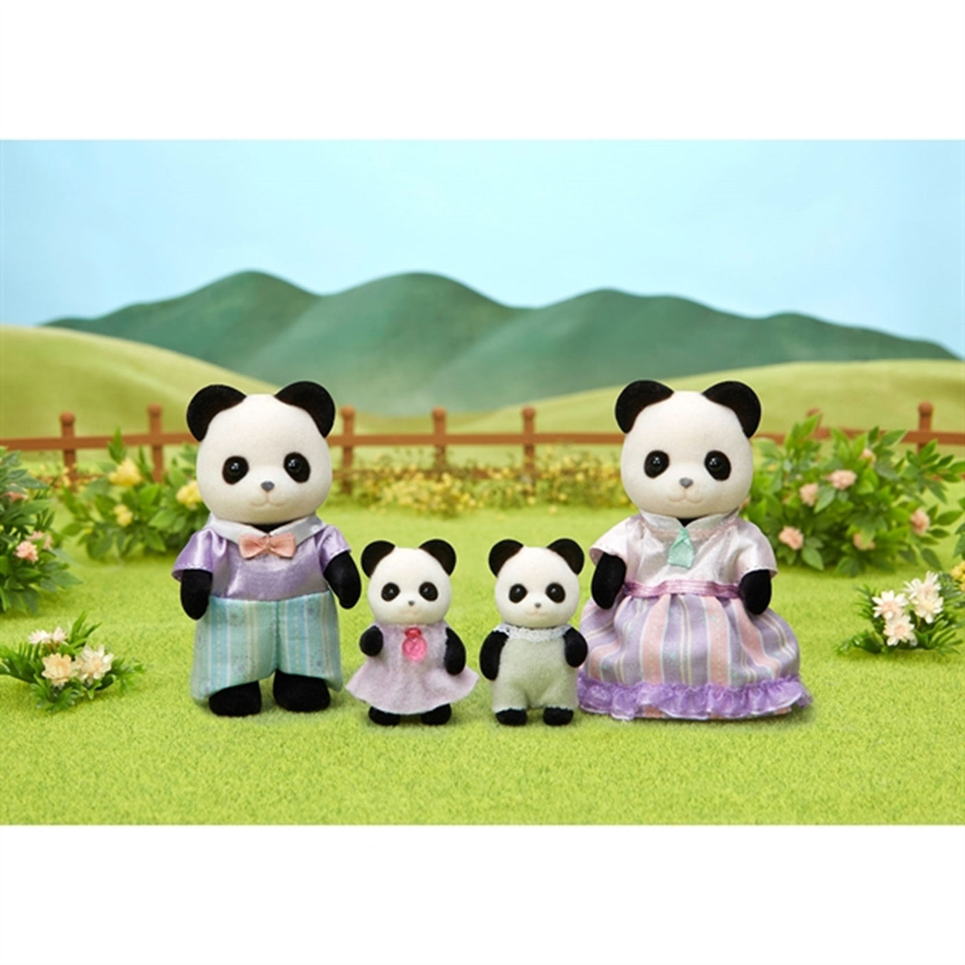 Sylvanian Families® Pookie Panda Family