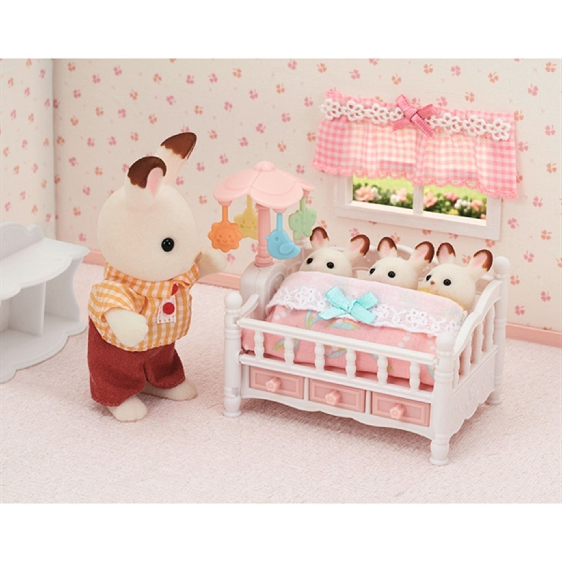 Sylvanian Families® Crib with Mobile