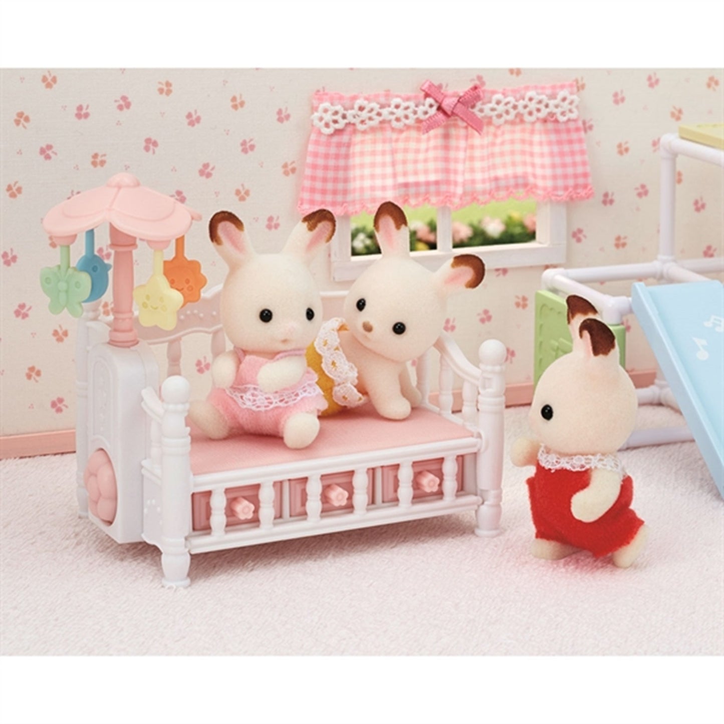 Sylvanian Families® Crib with Mobile