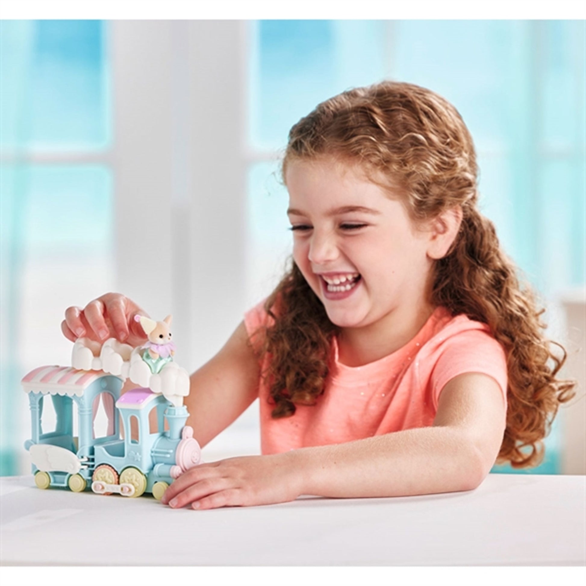 Sylvanian Families® Floating Cloud Rainbow Train