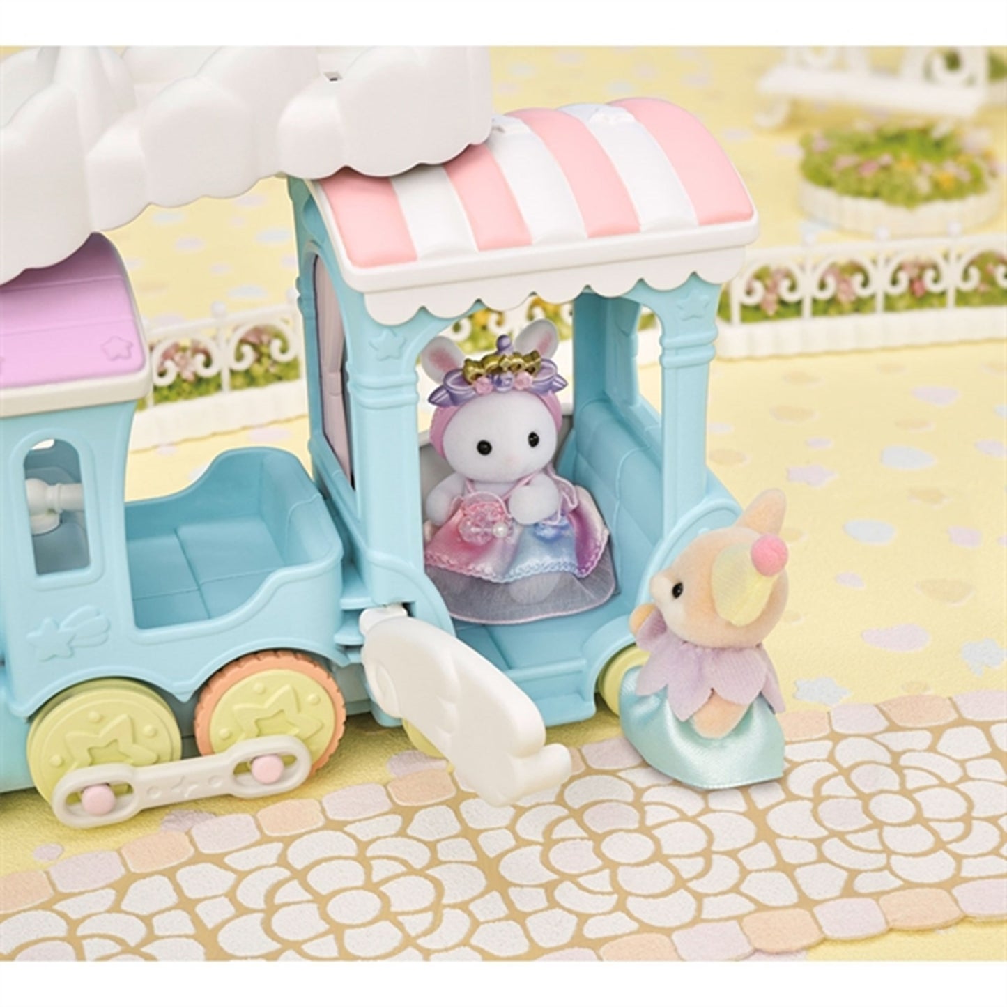 Sylvanian Families® Floating Cloud Rainbow Train