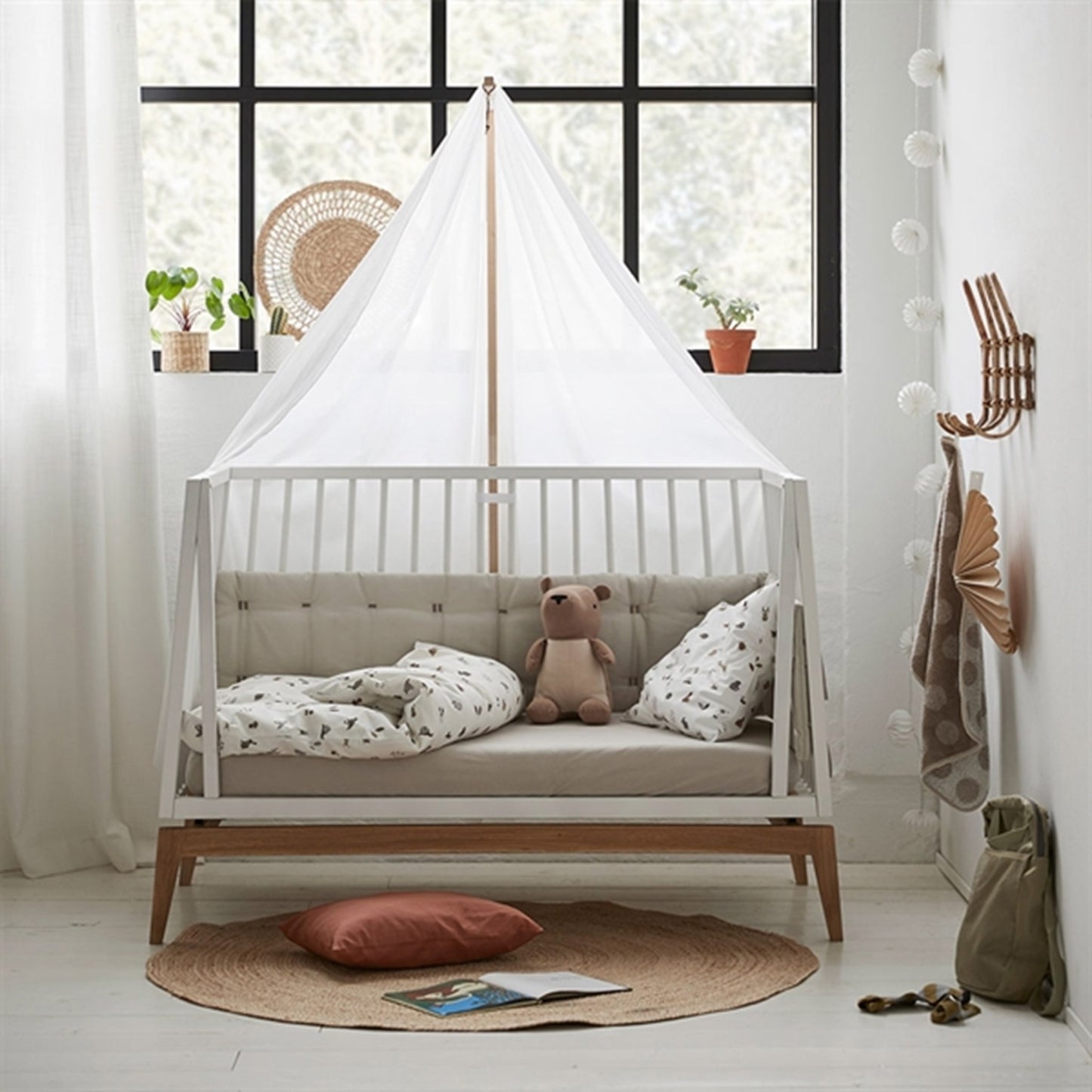 Leander Luna™ Baby Bed White/Oak