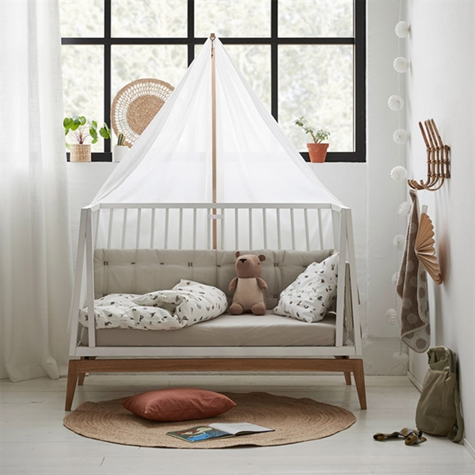 Leander Luna™ Baby Bed White/Oak