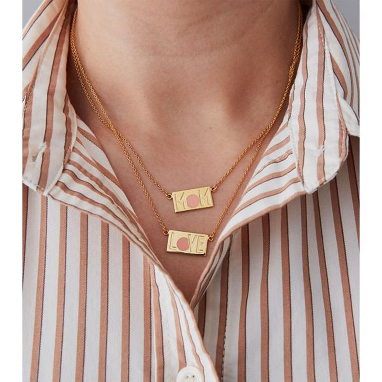 Design Letters MOM Necklace GOLD Plated