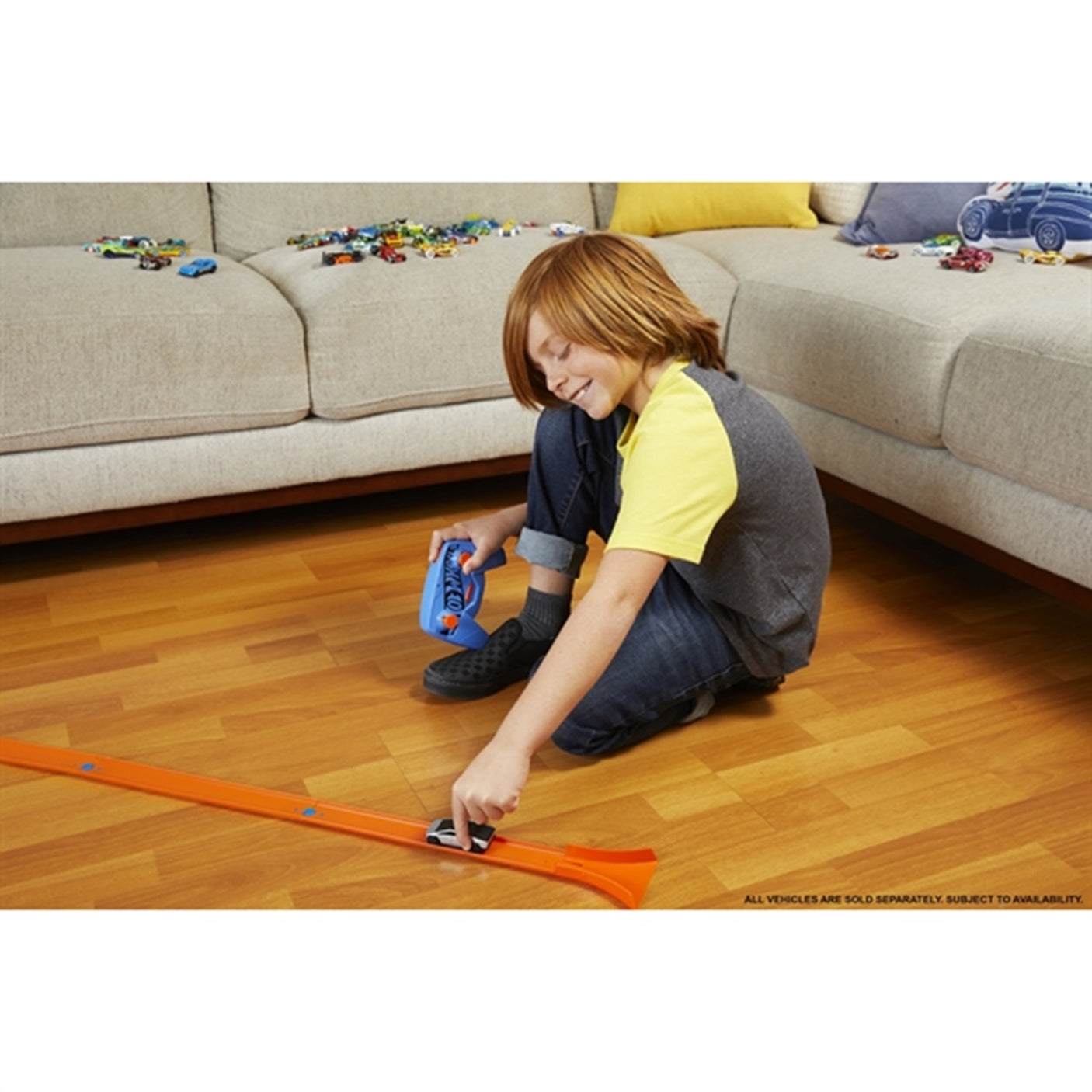 Hot Wheels RC 1:64 Tesla Cyber Truck 4