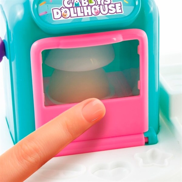 Gabby's Dollhouse - Cakey Cats Kitchen in Dough