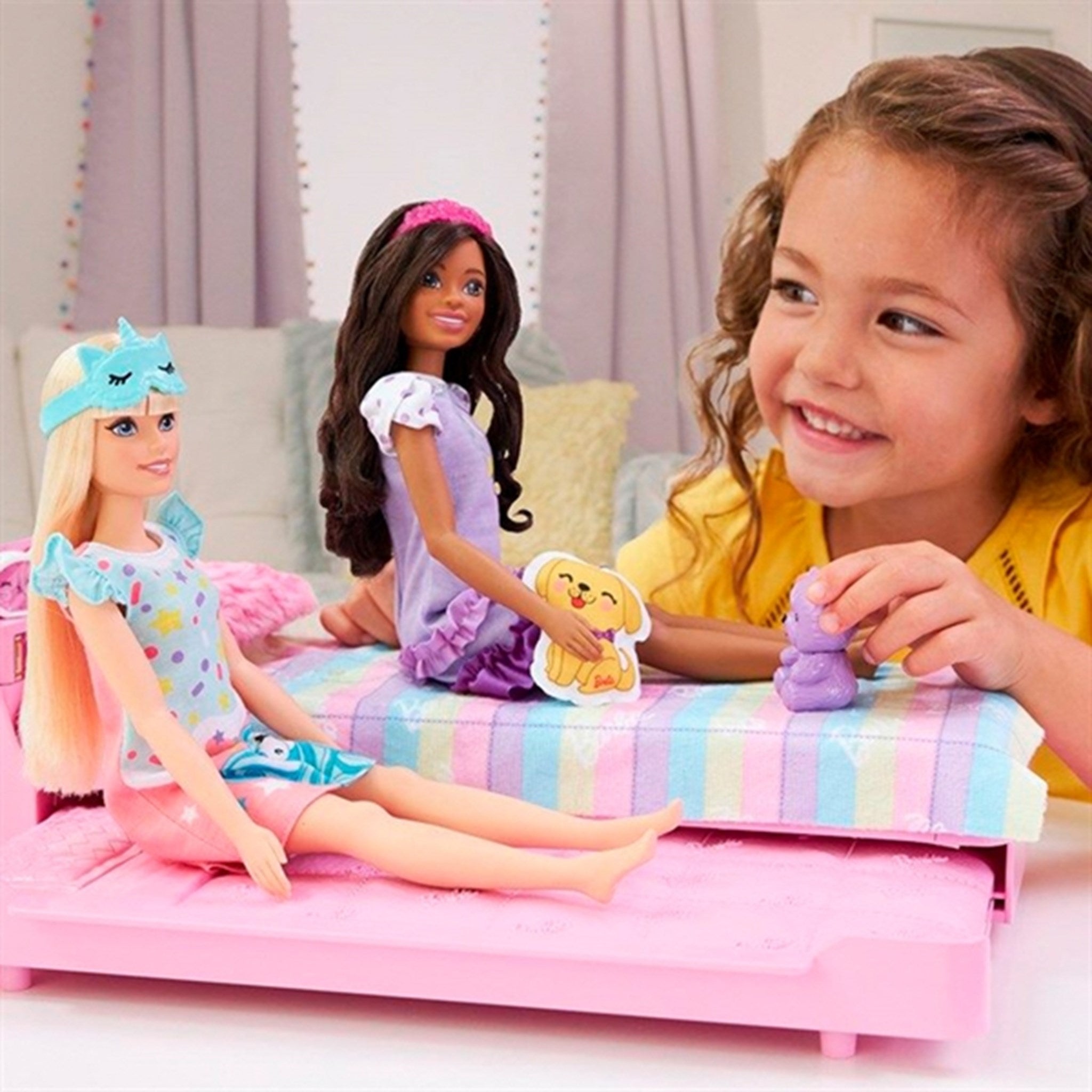 Barbie® My First Barbie™ Bedtime Playset 2