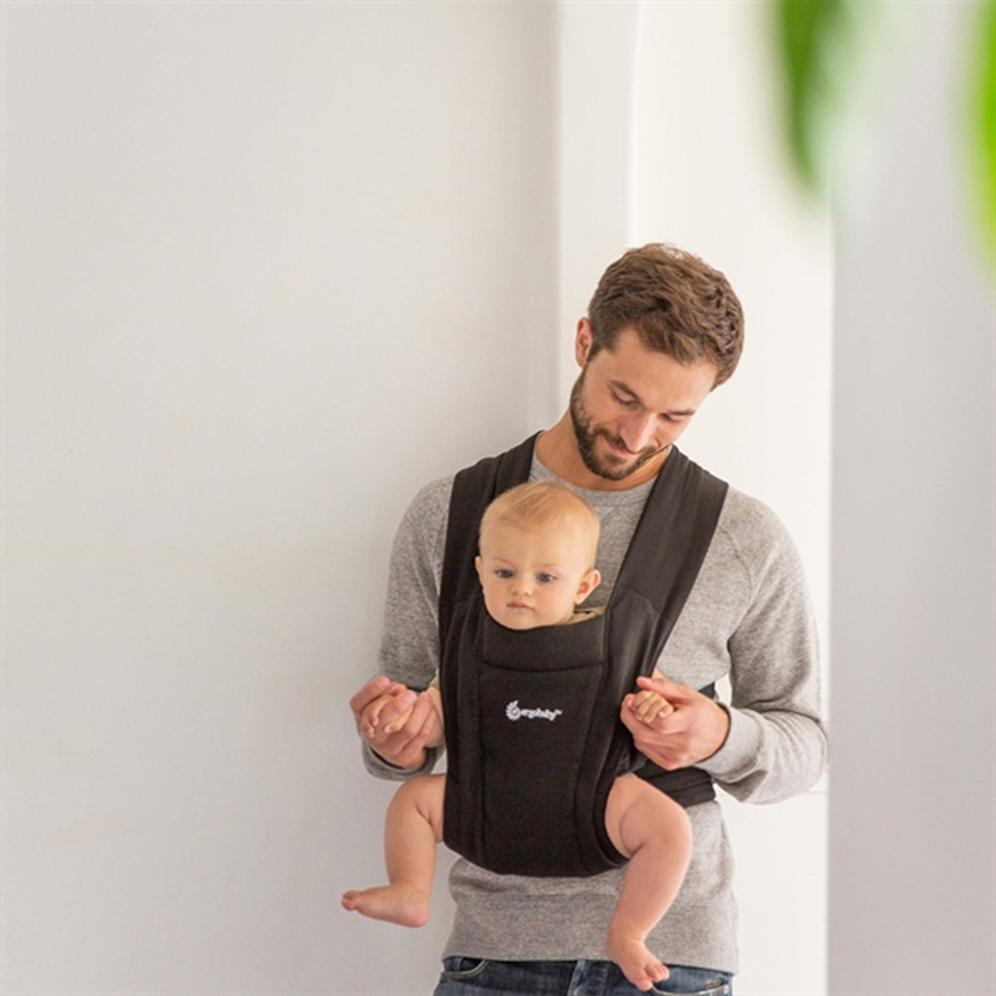 Ergobaby Embrace Pure black