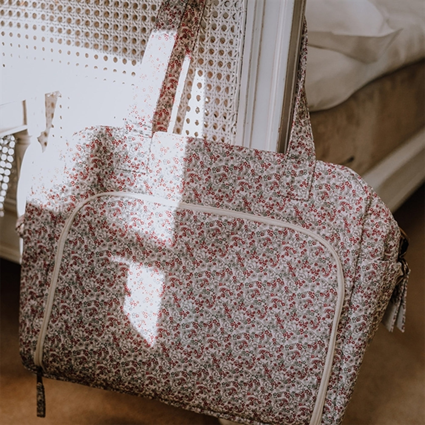 That's Mine Nursing Bag Benne Bouquet Rouge