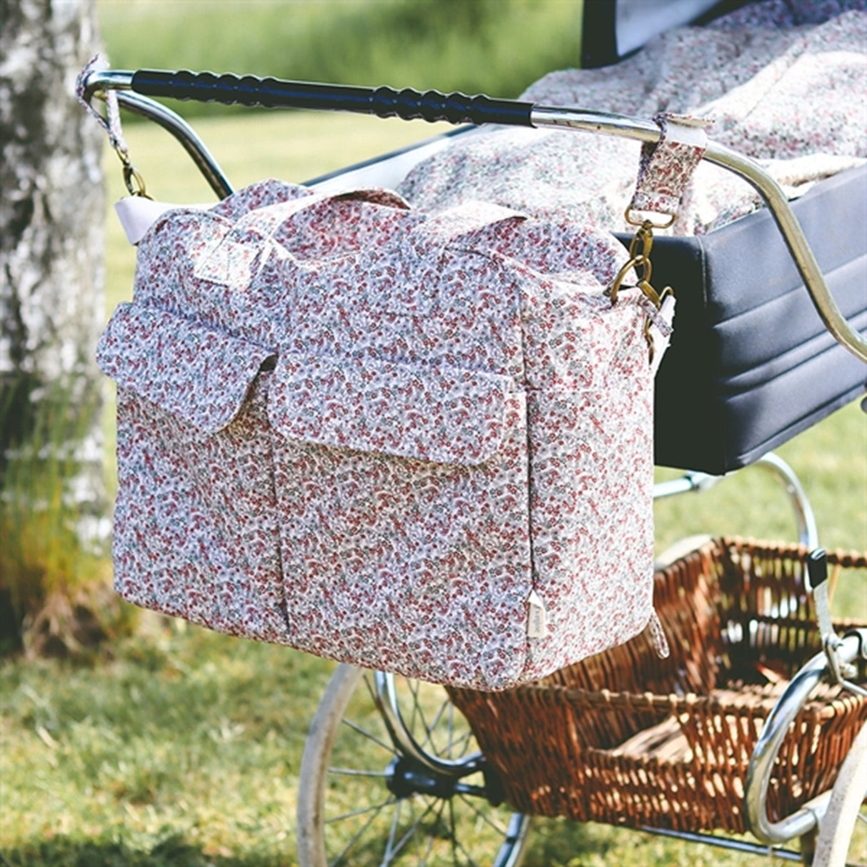That's Mine Nursing Bag Benne Bouquet Rouge
