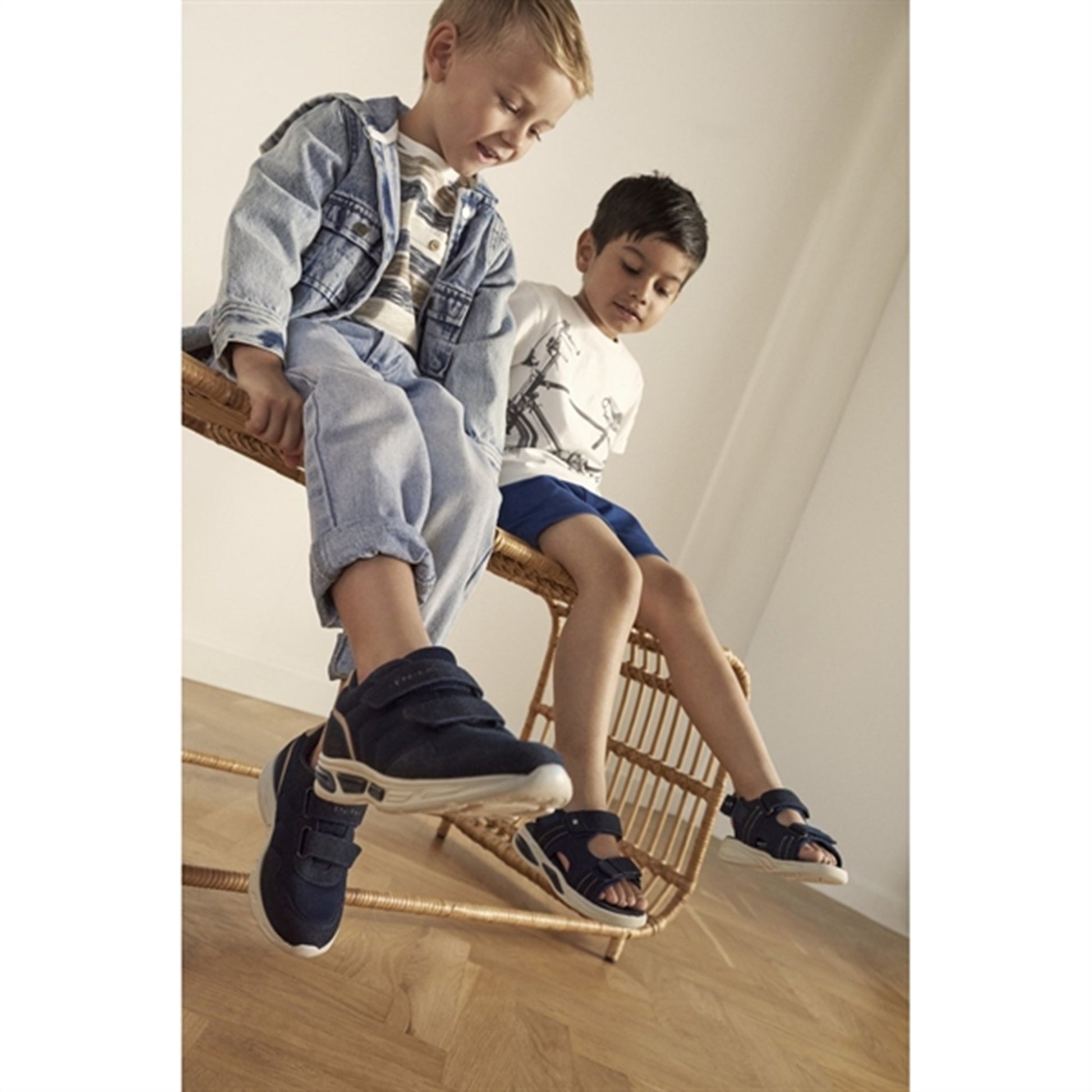 En Fant Sandal Velcro with Light India ink