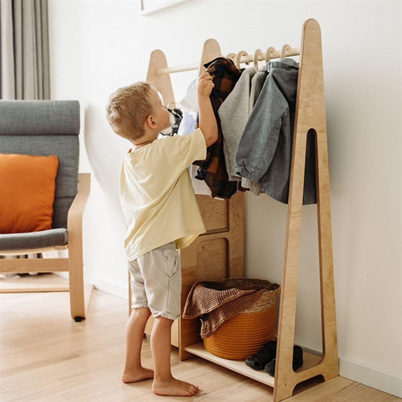 Duck Woodworks Children Wardrobe with Drawers