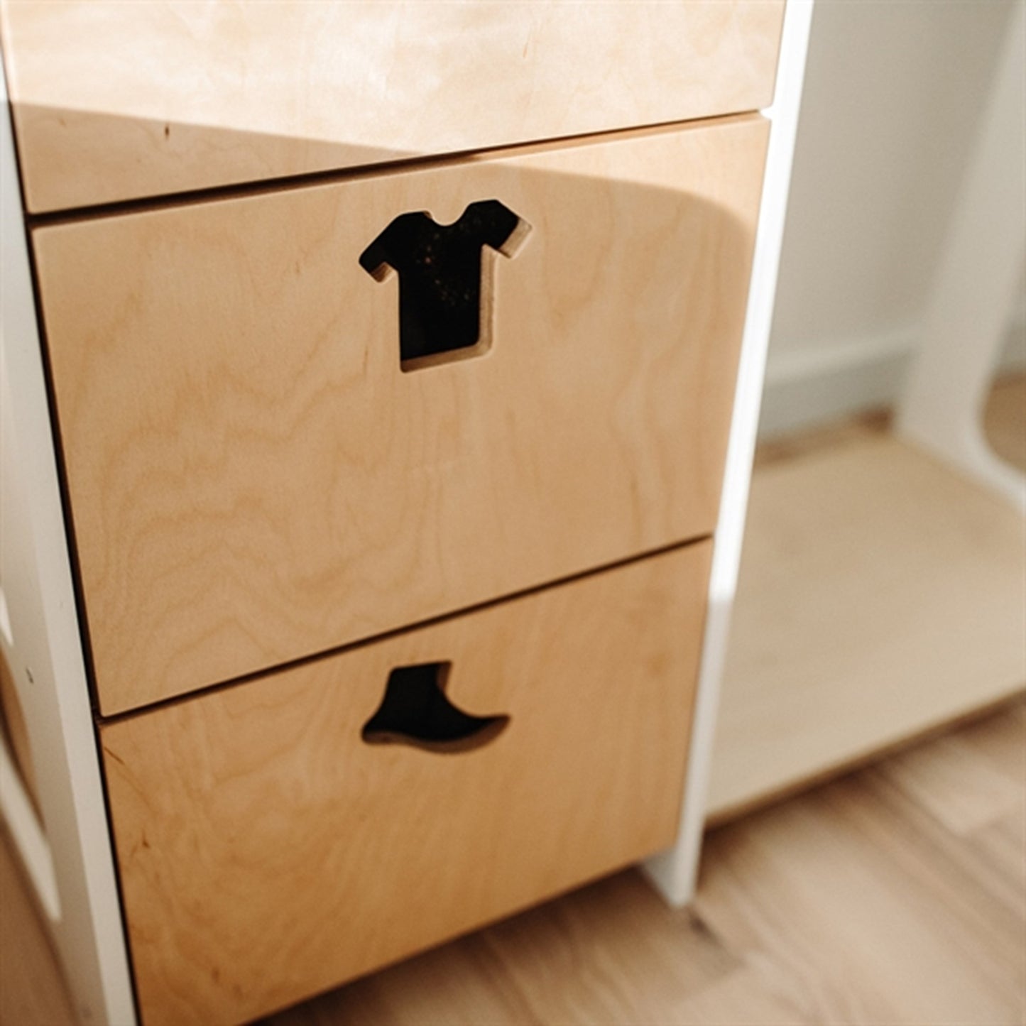 Duck Woodworks Children Wardrobe with Drawers White