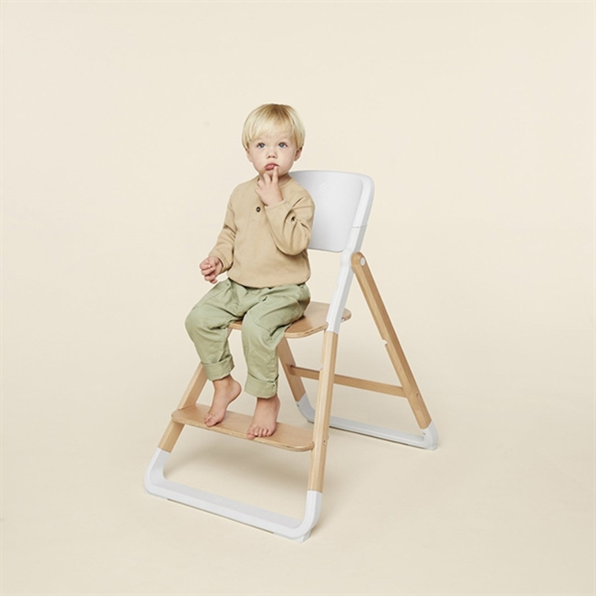 Ergobaby Evolve Chair Natural Wood White