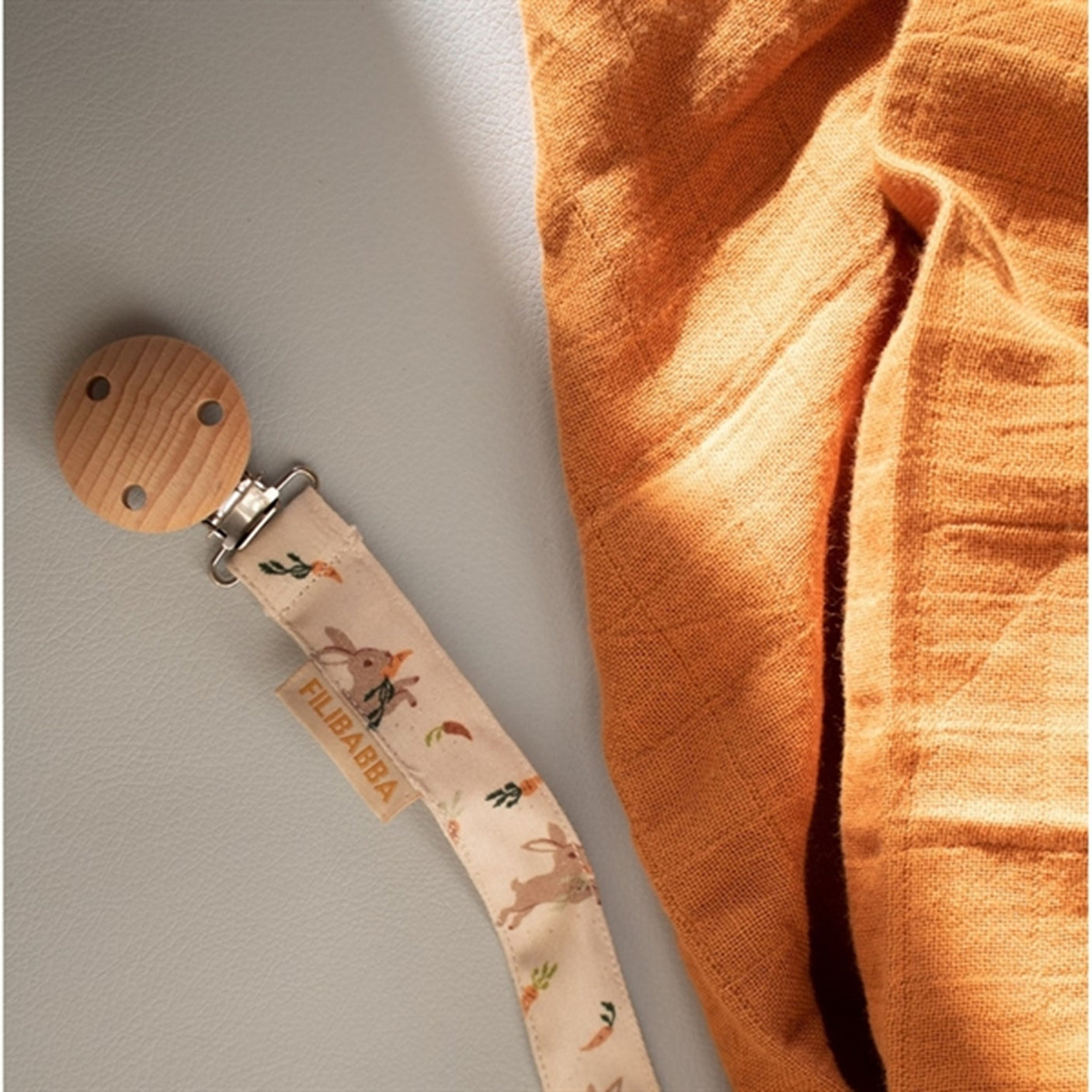 FILIBABBA Pacifier Strap Carrot Thief