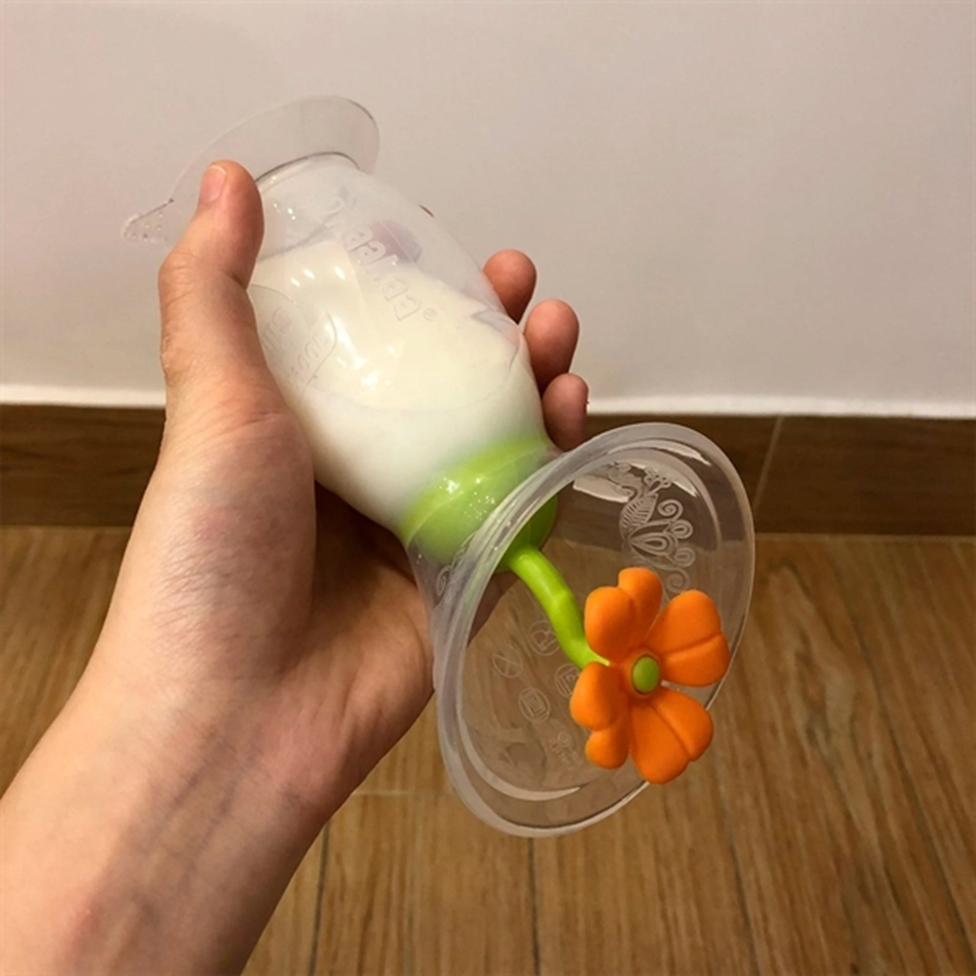 Haakaa Breast Pump 100ml With Flower Stopper Gen 2 Orange