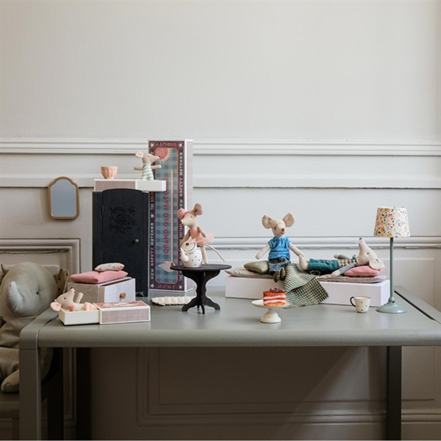 Maileg Grandpa & Grandma in Matchbox 2