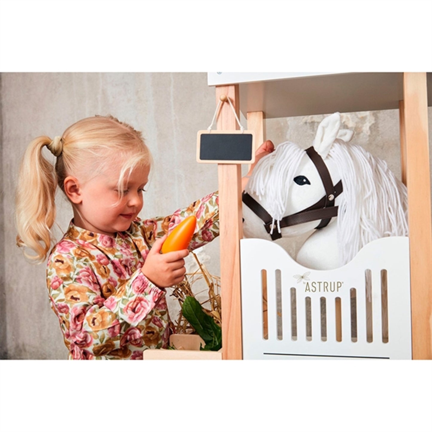 by Astrup Hobby Horse White