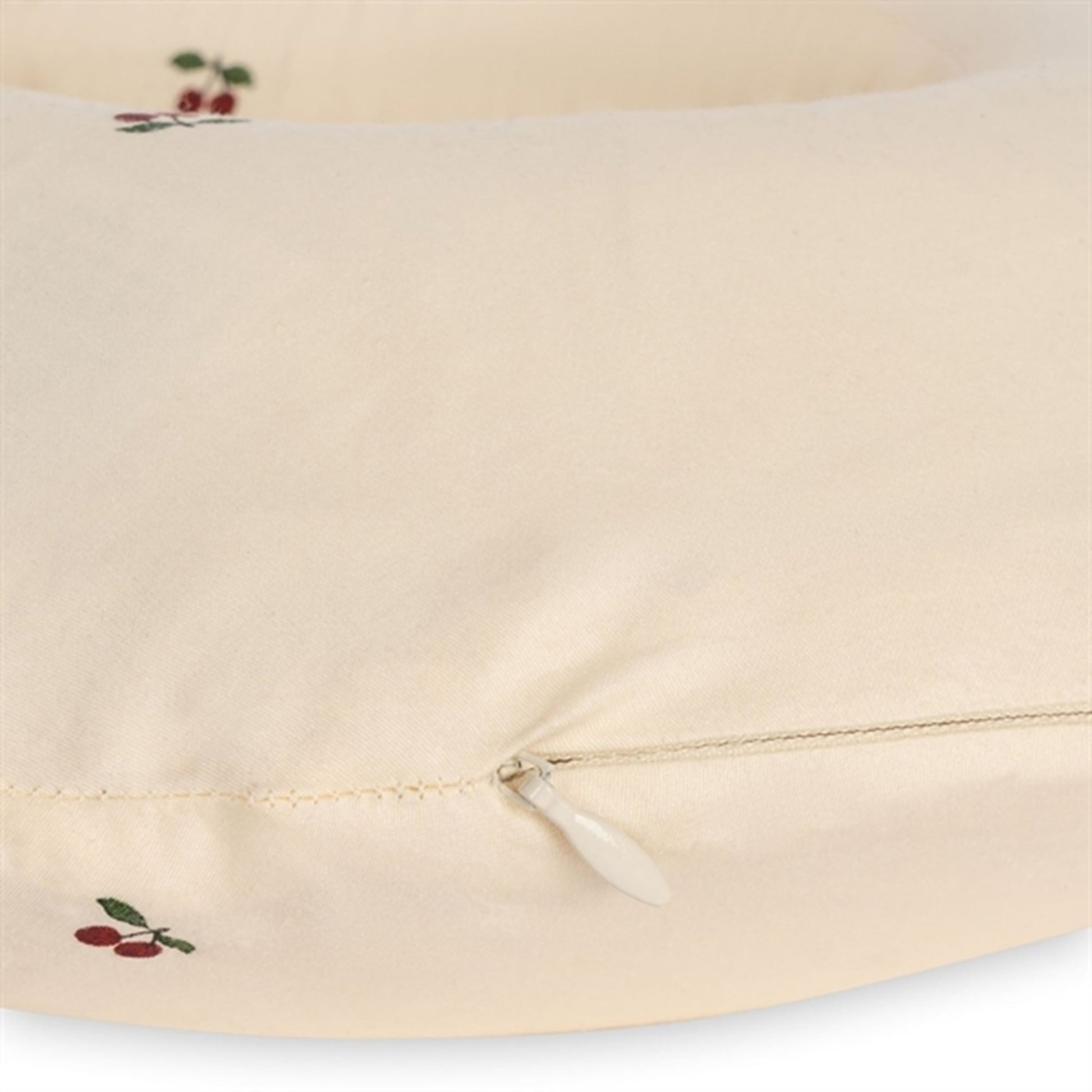 Konges Sløjd Travel Pillow Cherry 4