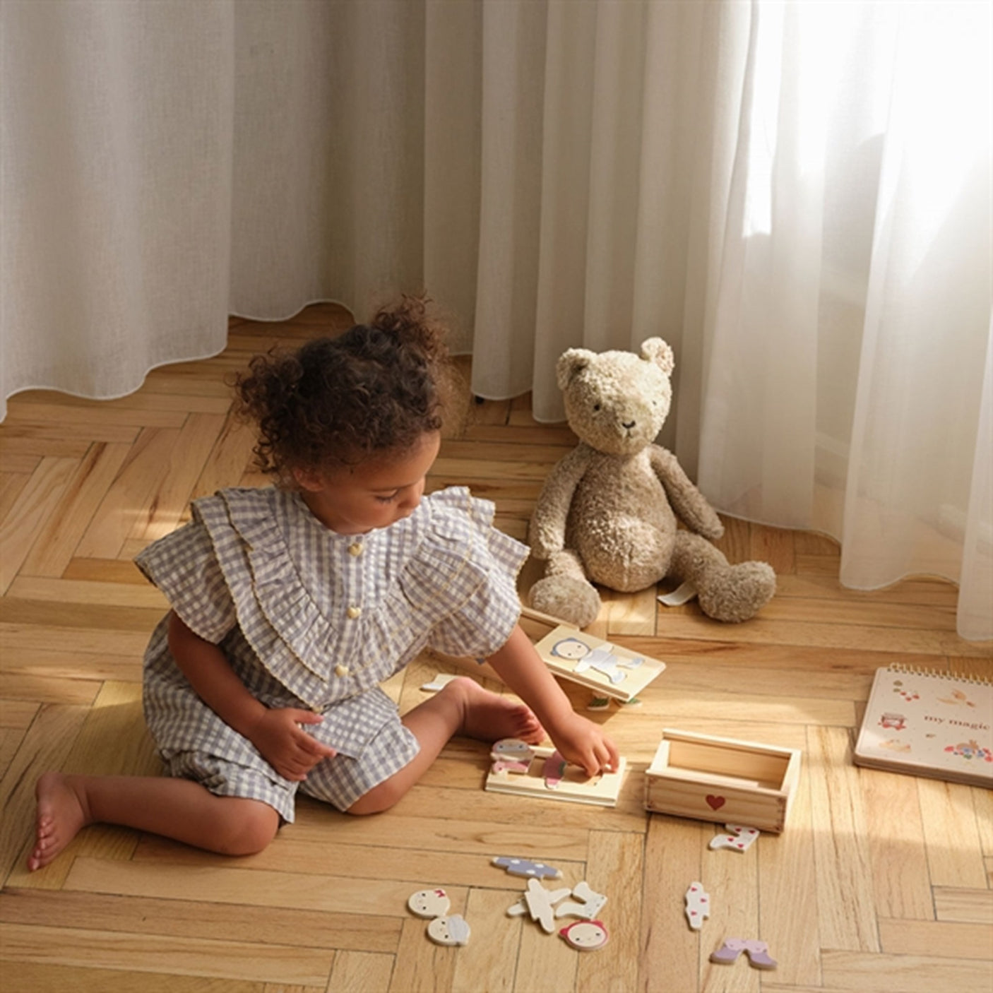 Konges Sløjd Wooden Teddy Dress-Up Puzzle Blue