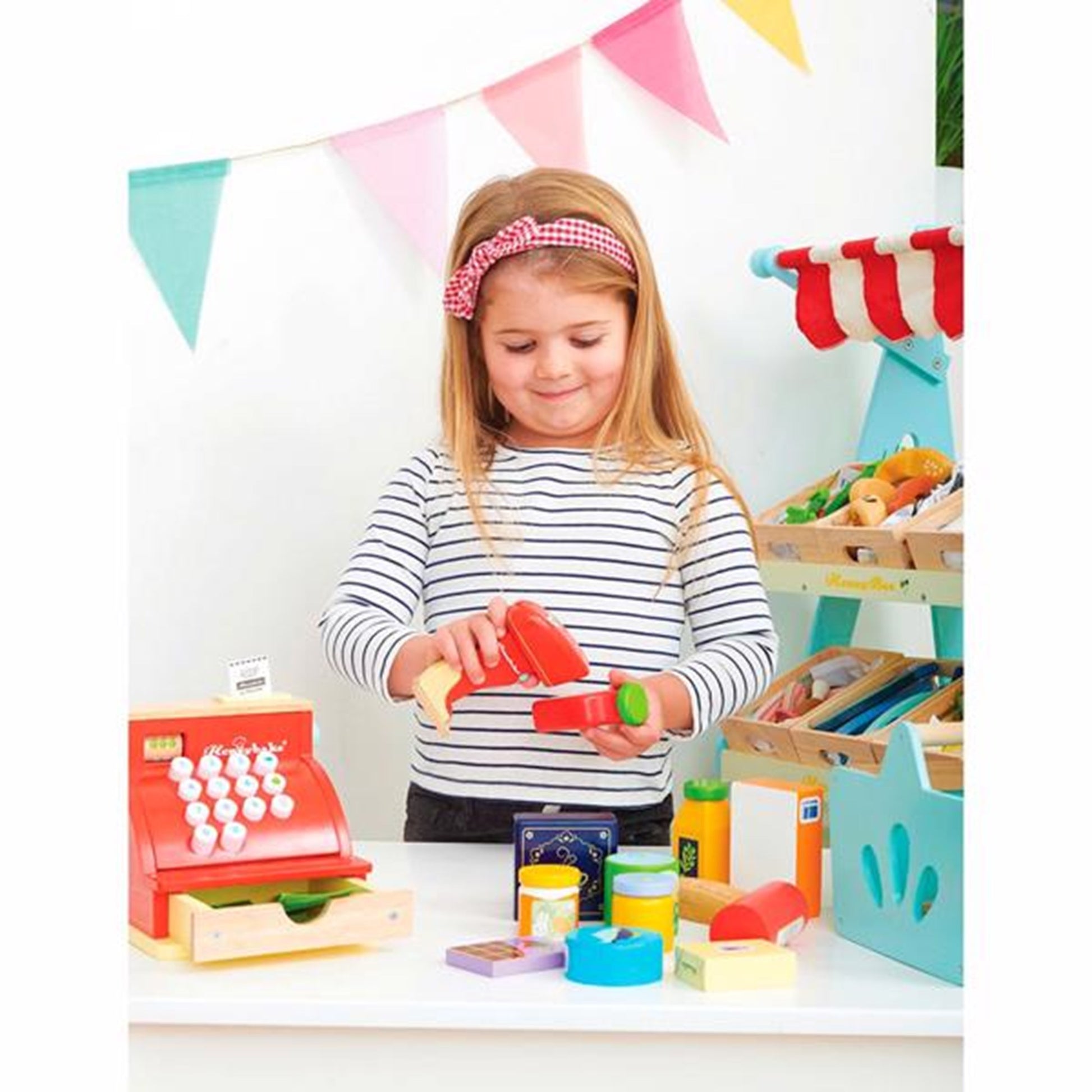 Le Toy Van Honeybake Grocery Set w. Scanner 3