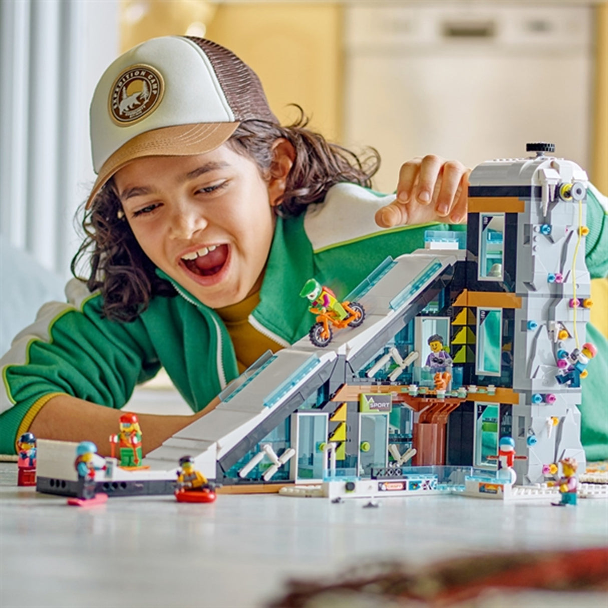 LEGO® City Ski and Climbing Centre