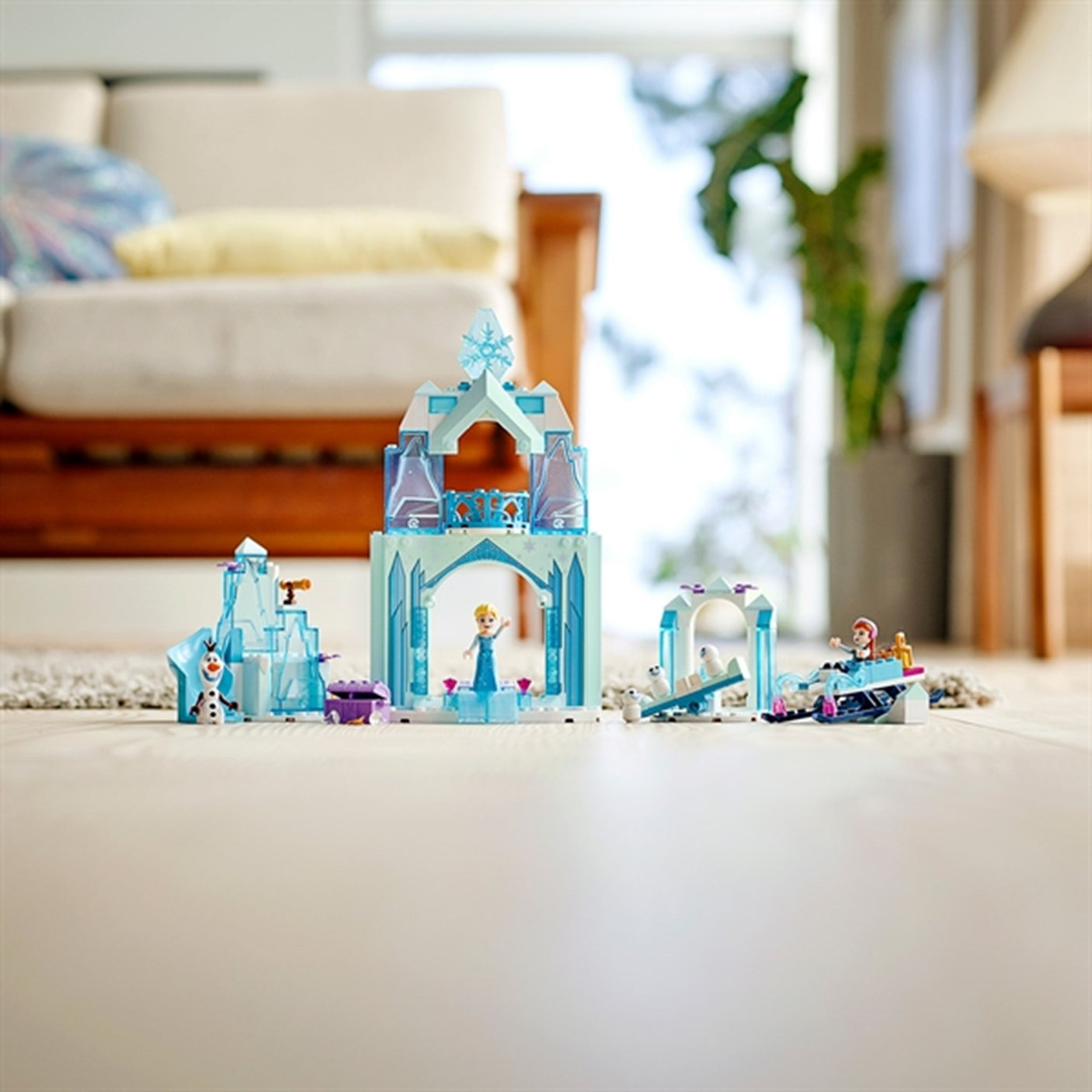 LEGO® Disney™ Anna and Elsa's Frozen Wonderland 4