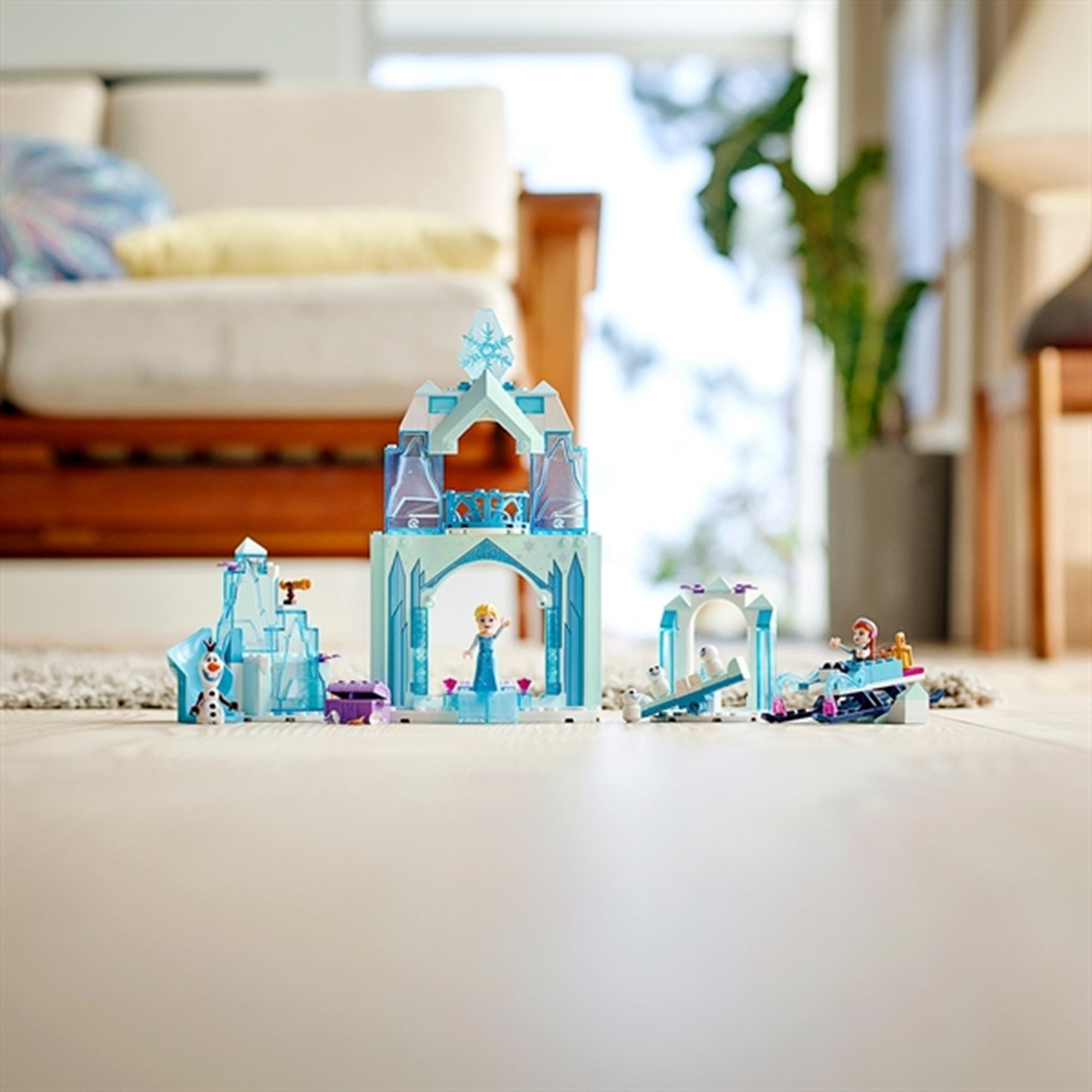 LEGO® Disney™ Anna and Elsa's Frozen Wonderland 4