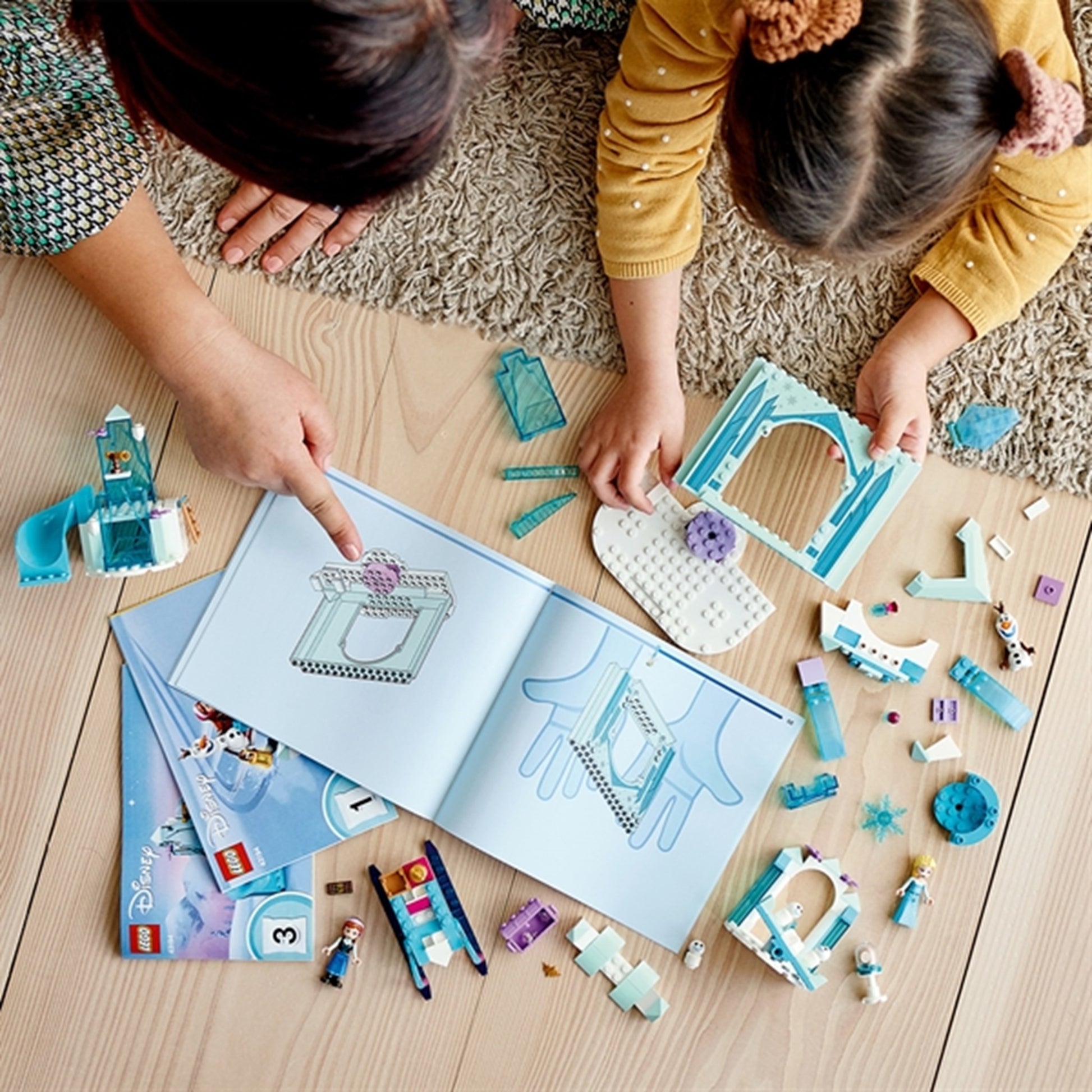 LEGO® Disney™ Anna and Elsa's Frozen Wonderland 3