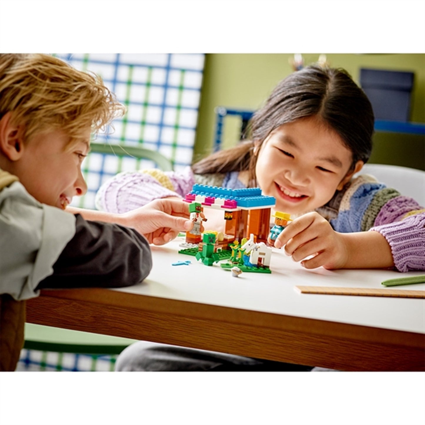 LEGO® Minecraft® The Bakery