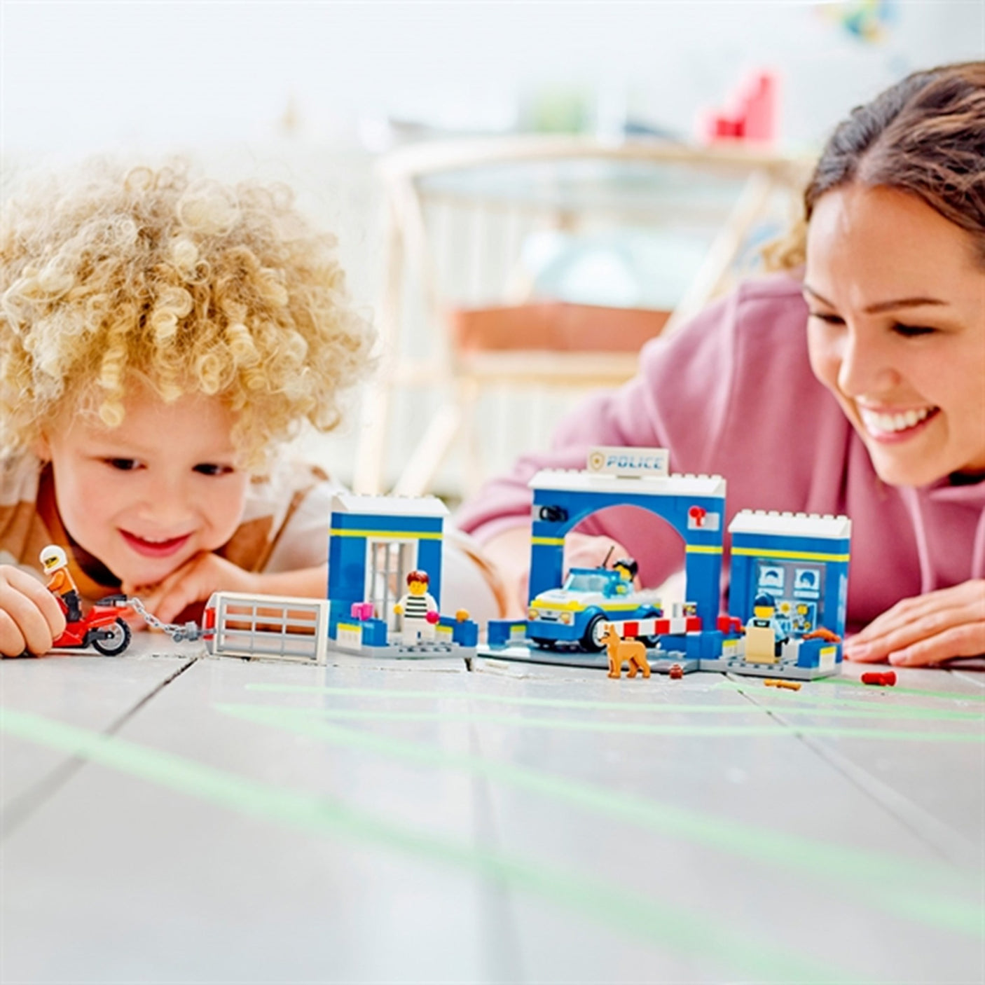 LEGO® City Police Station Chase