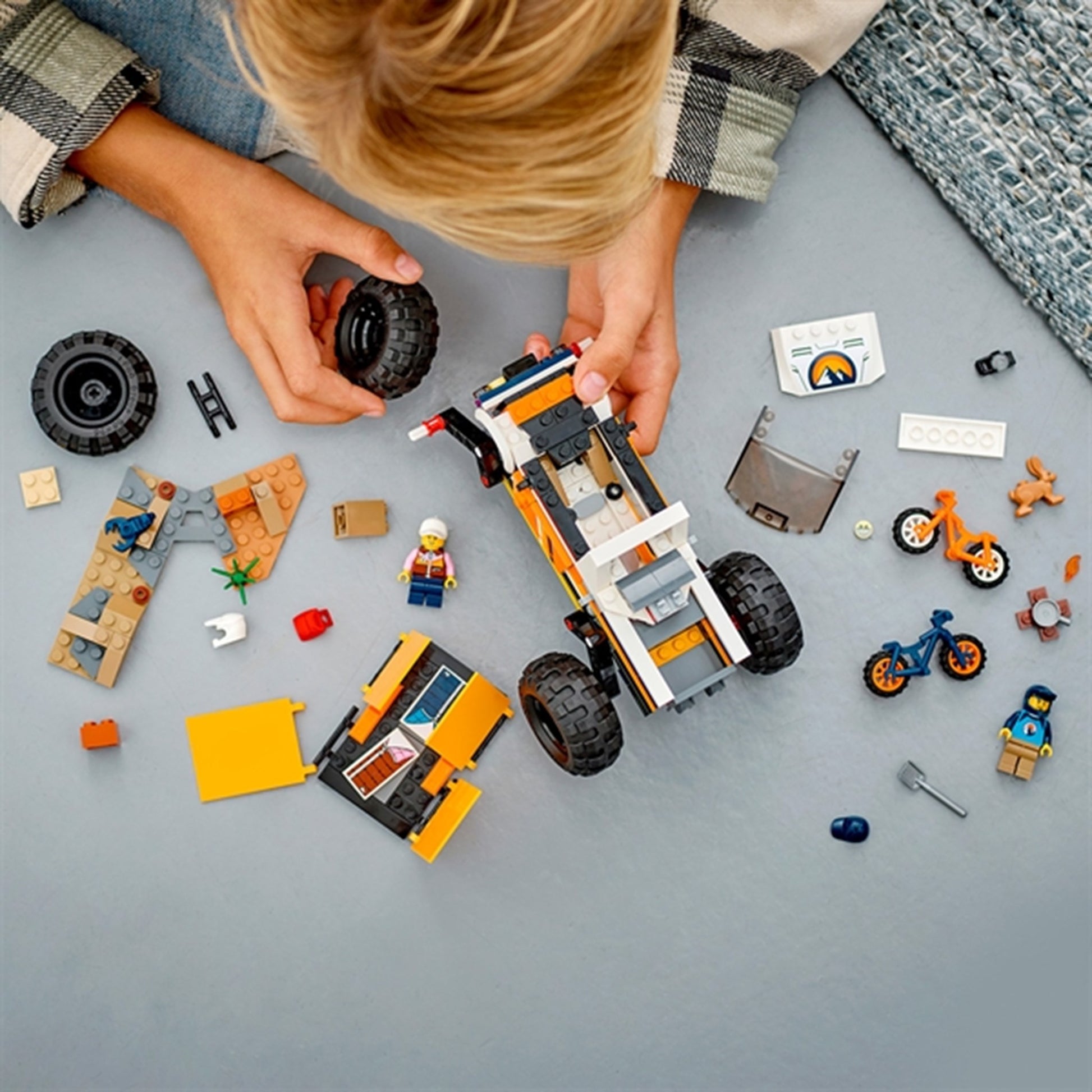 LEGO® City 4x4 Off-Roader Adventures