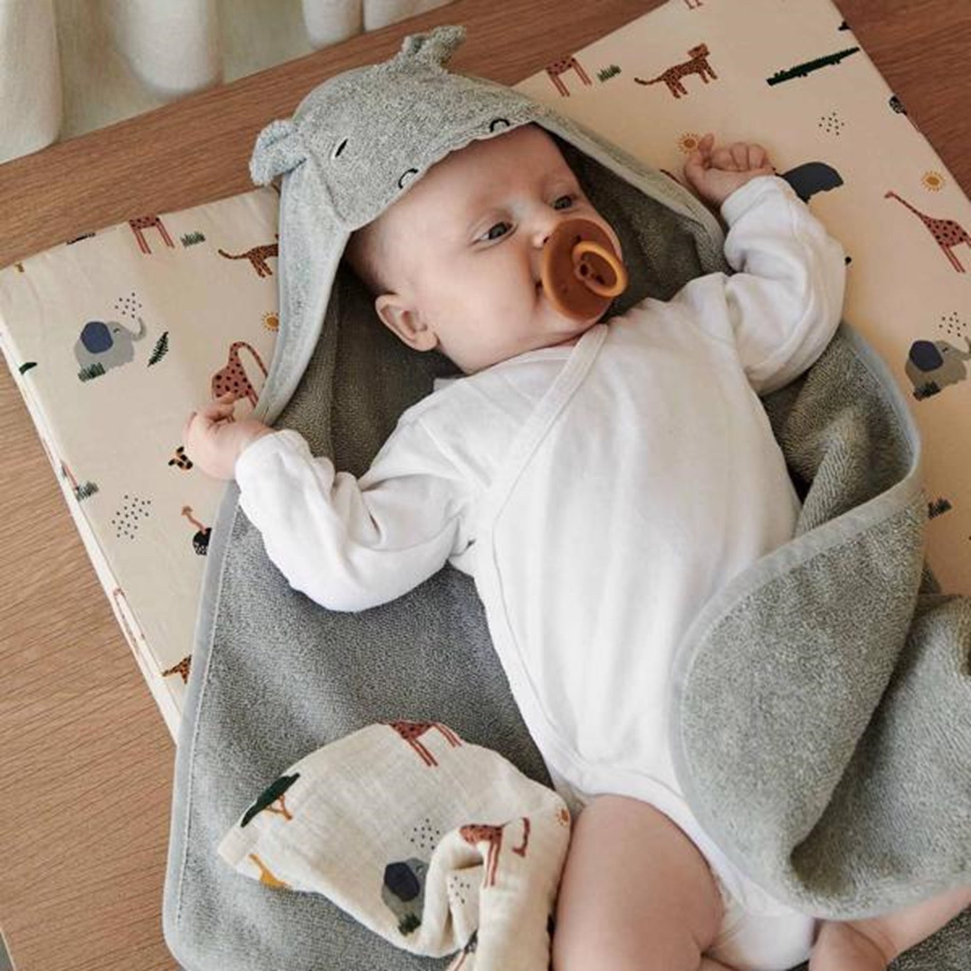 Liewood Augusta Hooded Towel Hippo Dove Blue