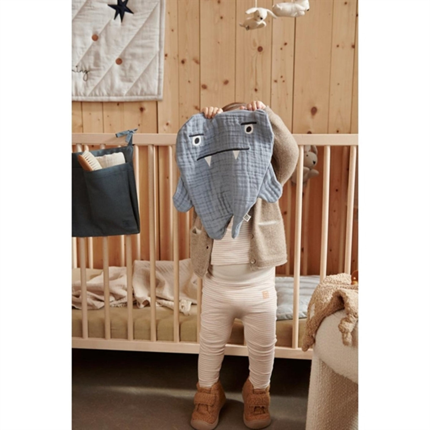 Liewood Ray Crib Organizer Whale Blue