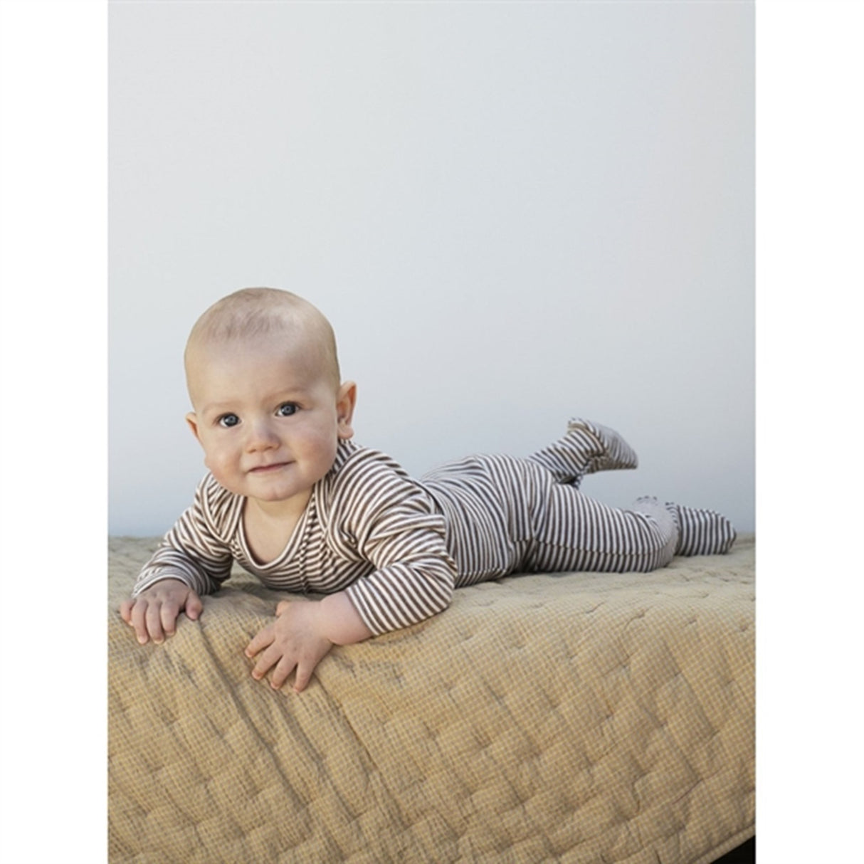 Serendipity Acorn/Offwhite Baby Suit w. Feet Stripe