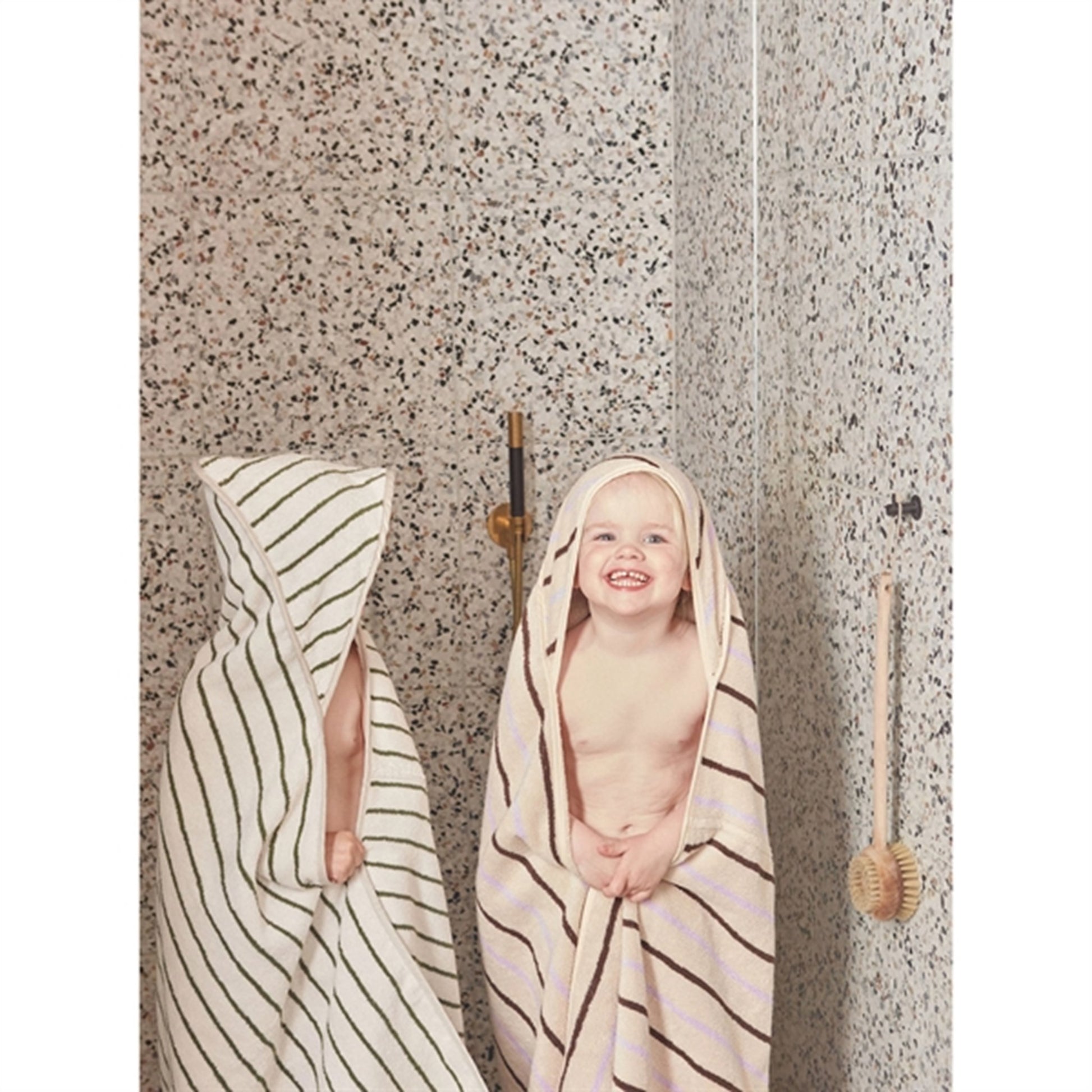 OYOY Raita Hooded Towel Green / Offwhite