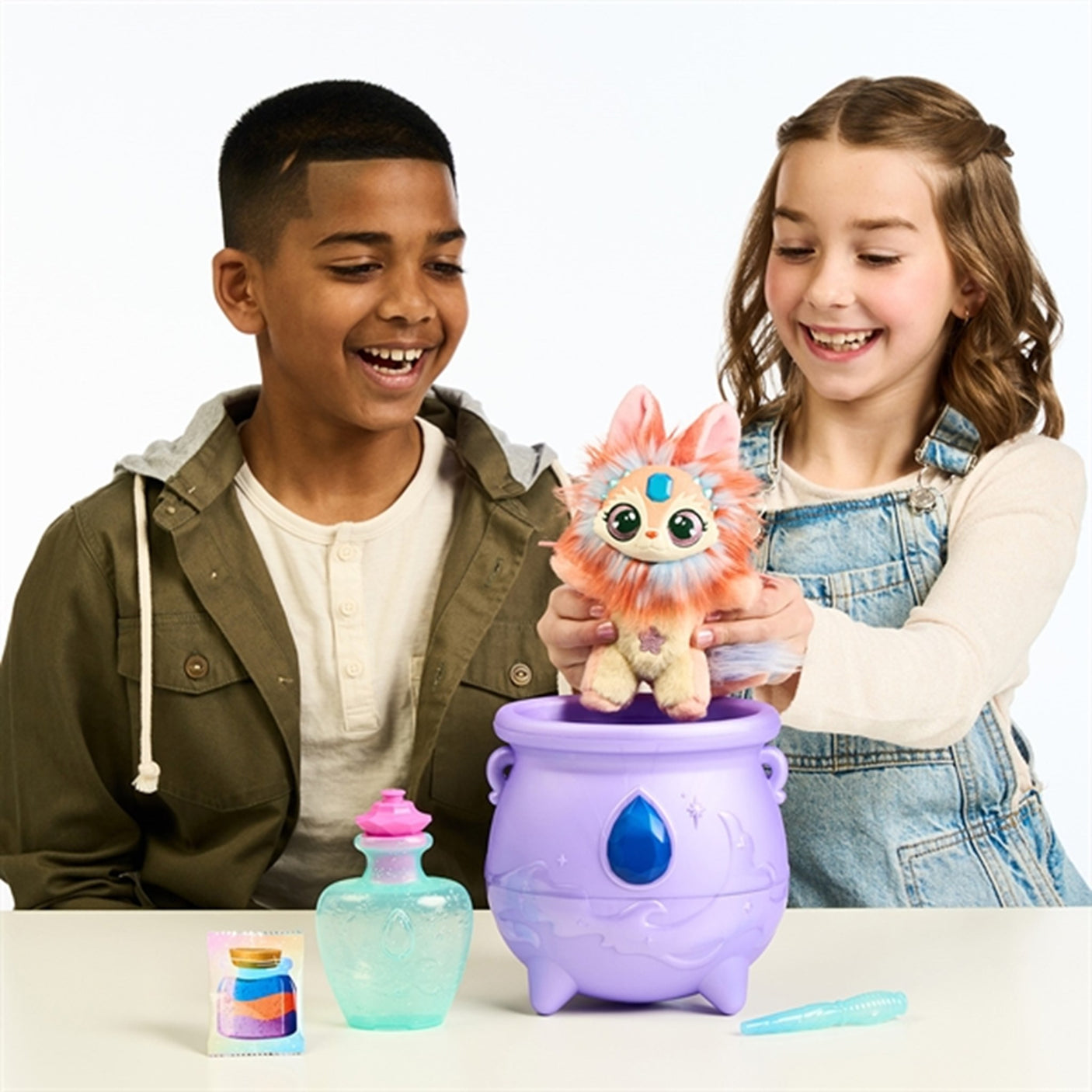 Magic Mixies Magic Color Surprise Cauldron 3