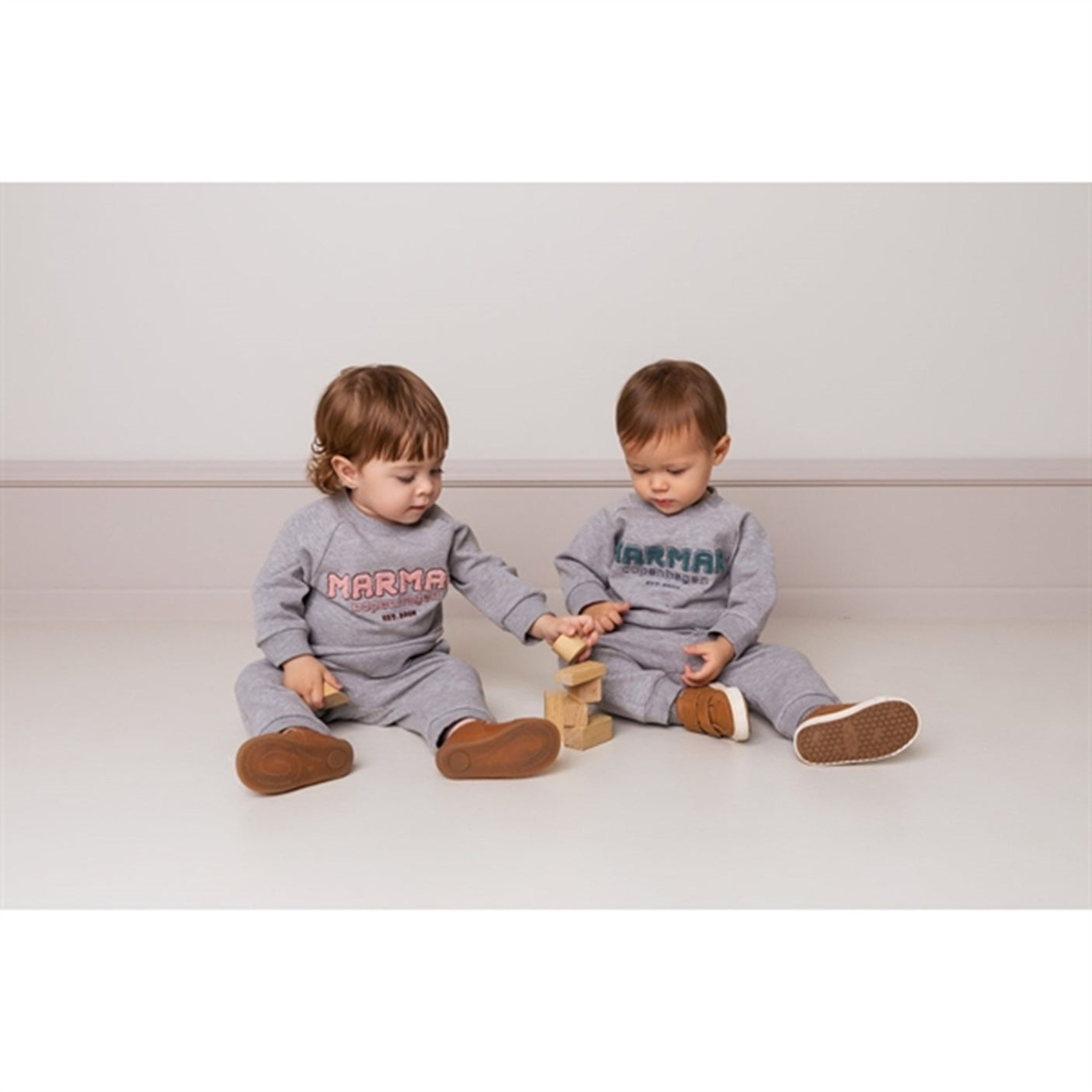 MarMar Garden Rose Logo Theos B Sweatshirt