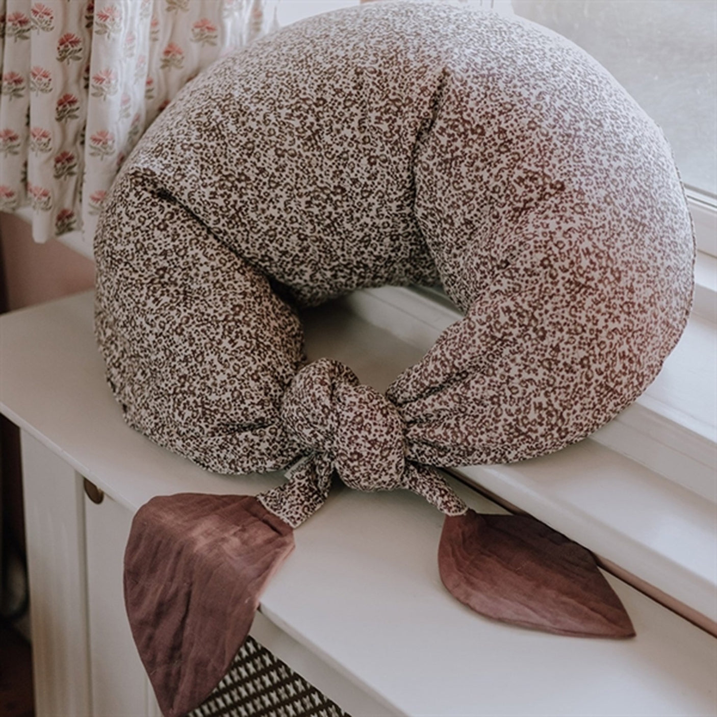 That's Mine Nursing Pillow Moon Flores Red