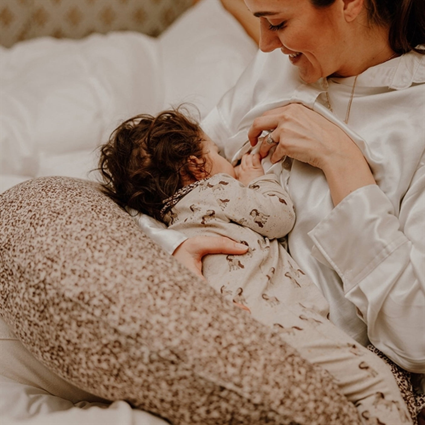 That's Mine Nursing Pillow Moon Flores Red