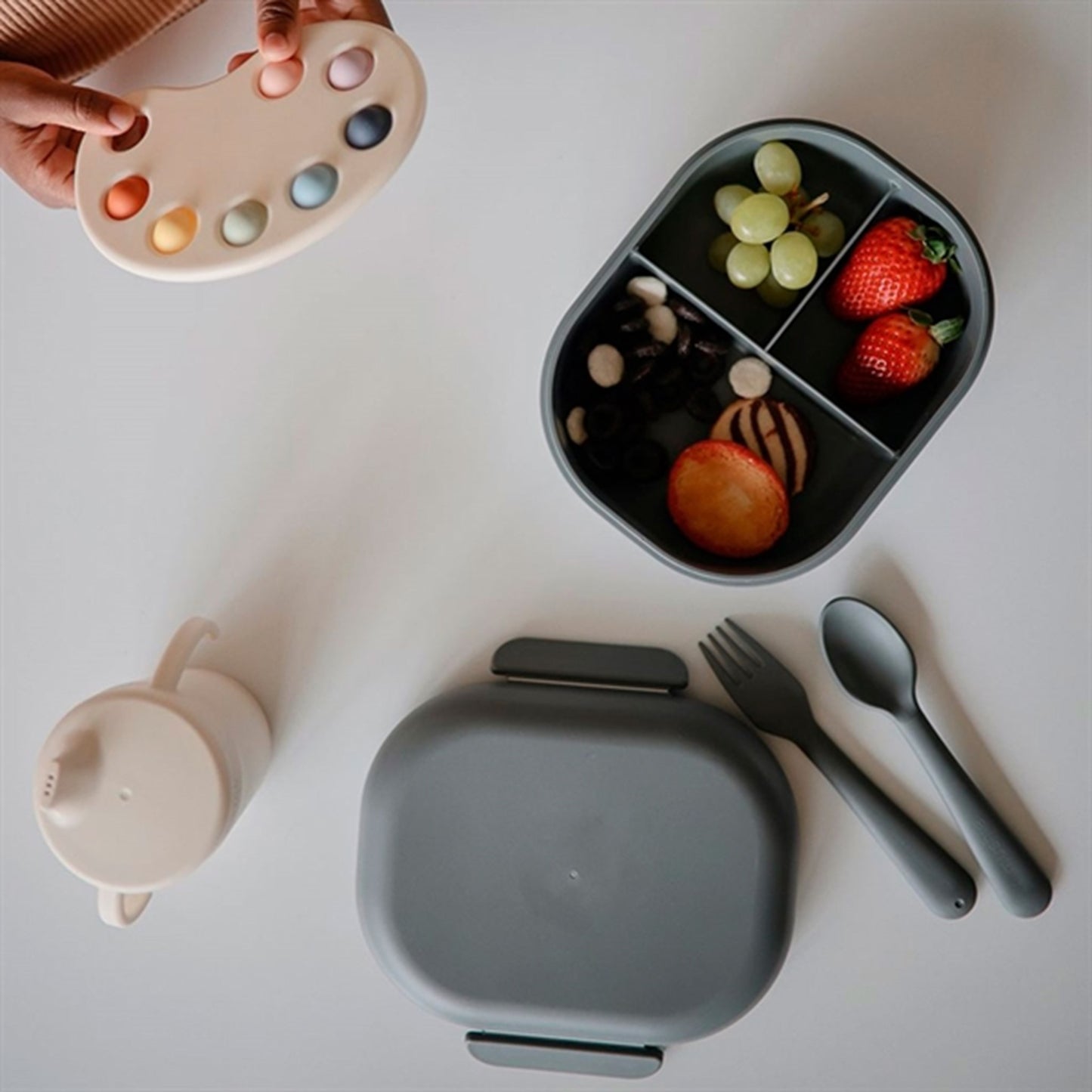 Mushie Lunchbox Smoke