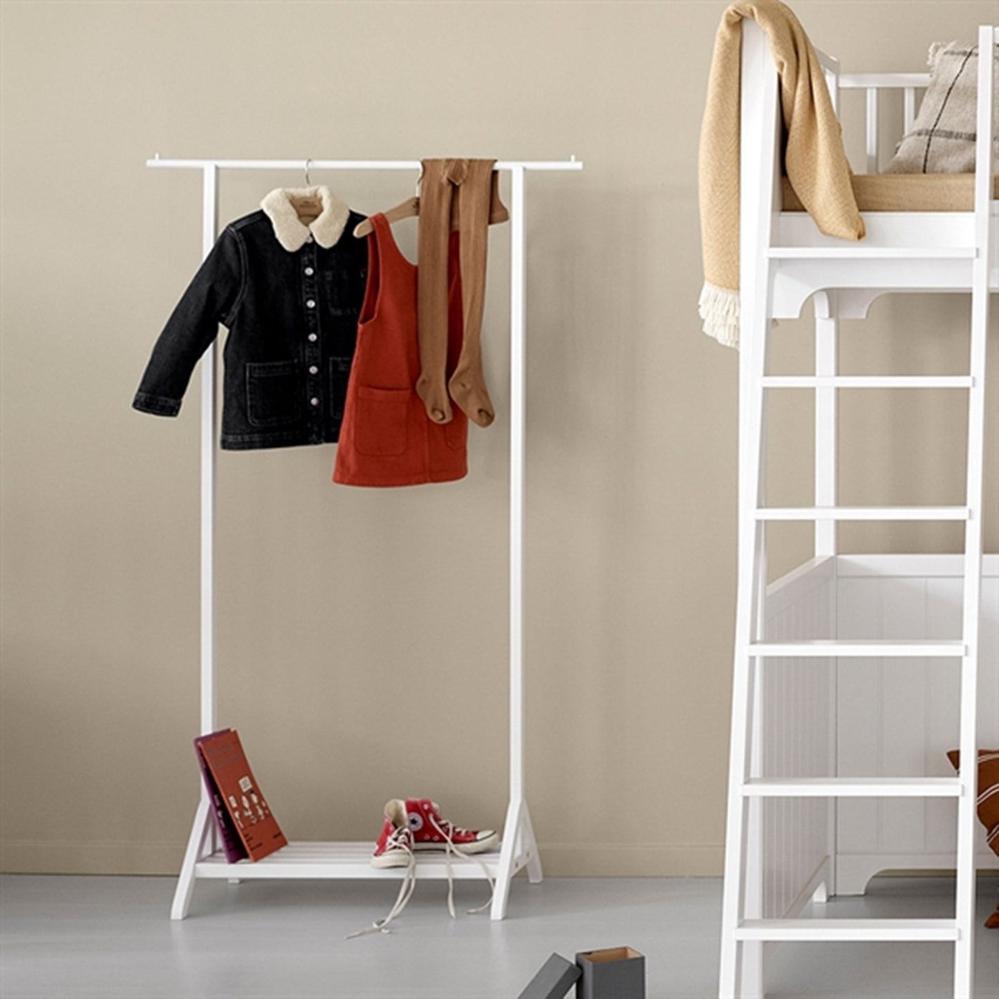 Oliver Furniture Clothes Rail 4