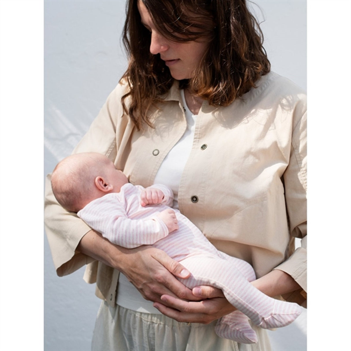 Serendipity Rosebud/Offwhite Newborn Onesie w. Feet