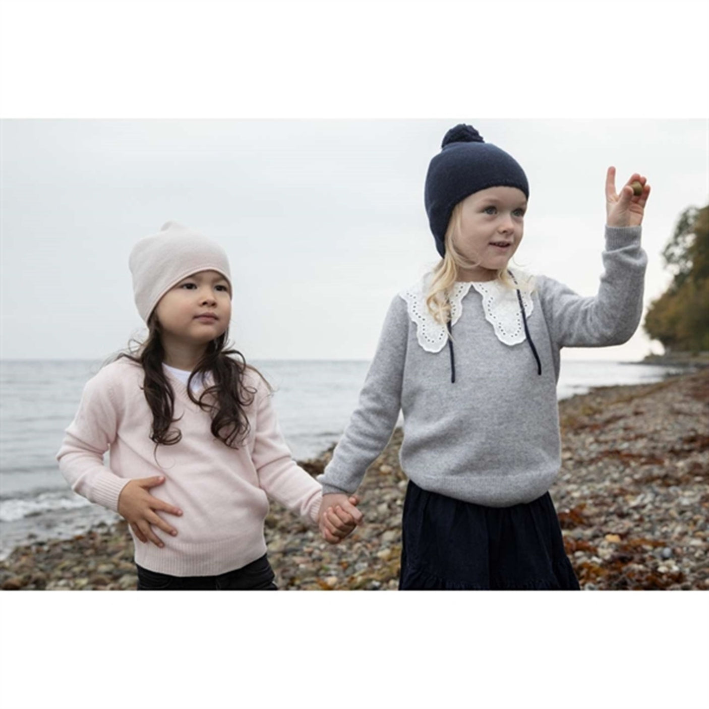 HOLMM Navy Pom Pom Cashmere Knit Hat