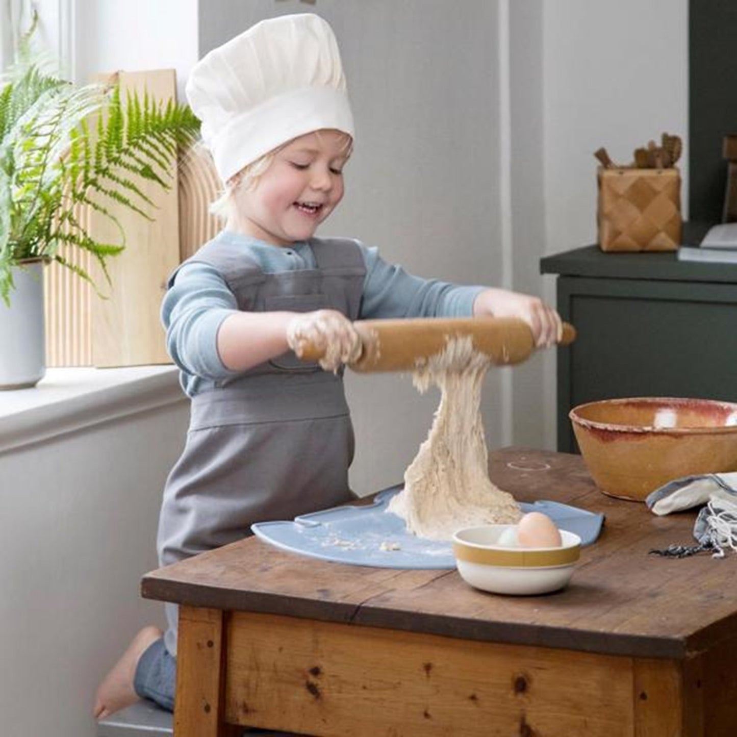 Sebra Kids Apron W/Chef's Hat Elephant Grey / Classic White