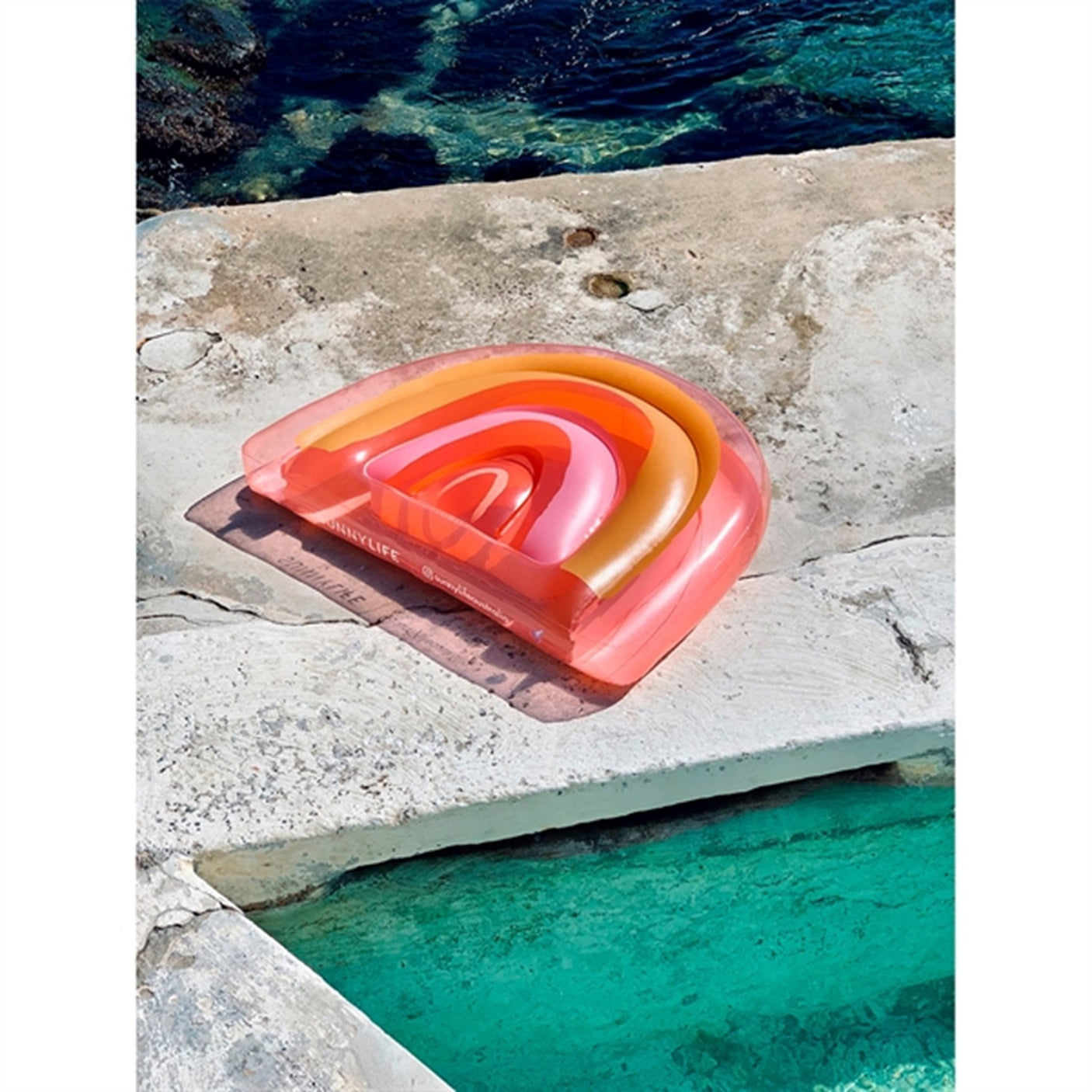 SunnyLife Float Away Lie On Rainbow