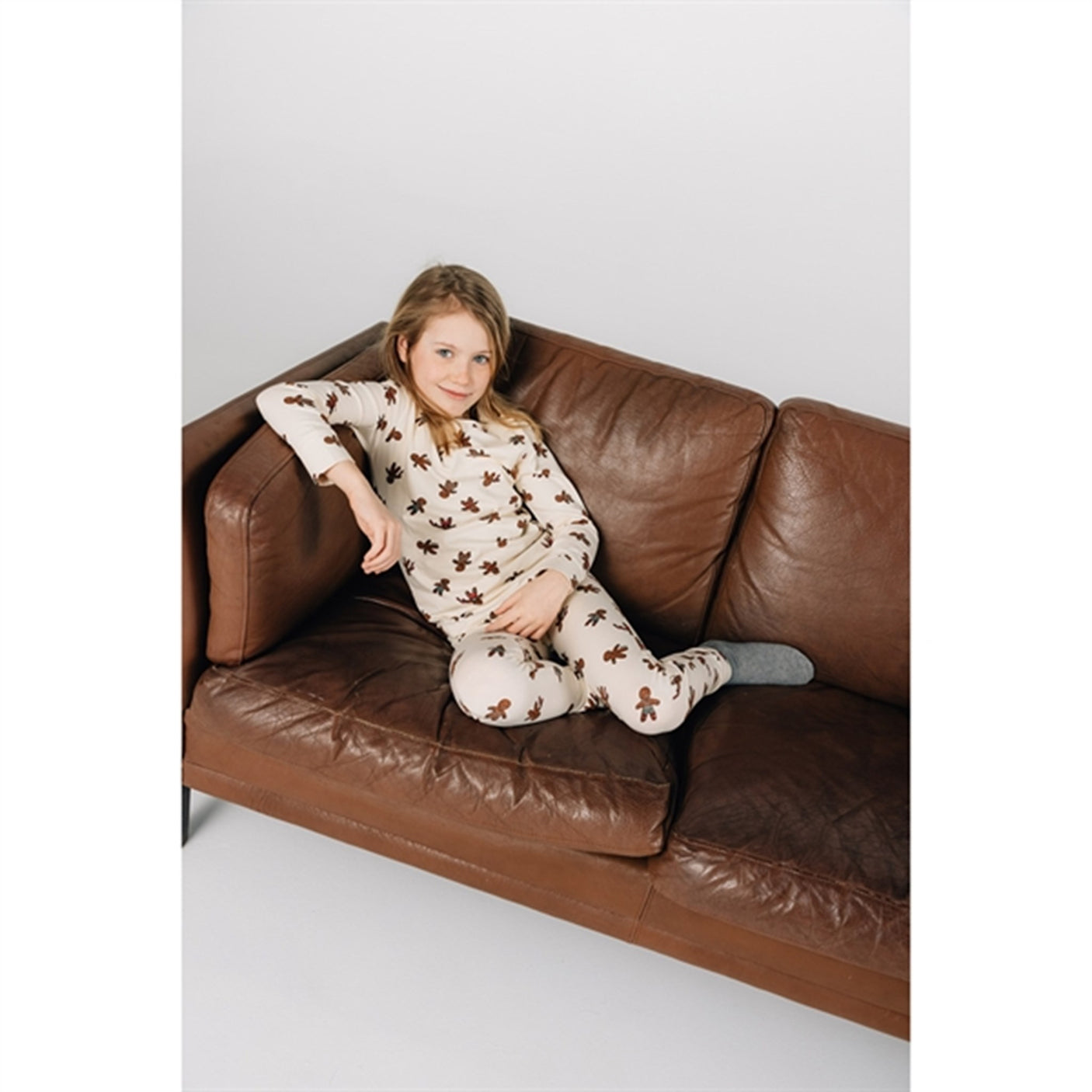 The New White Swan Ginger Aop Holiday Adult