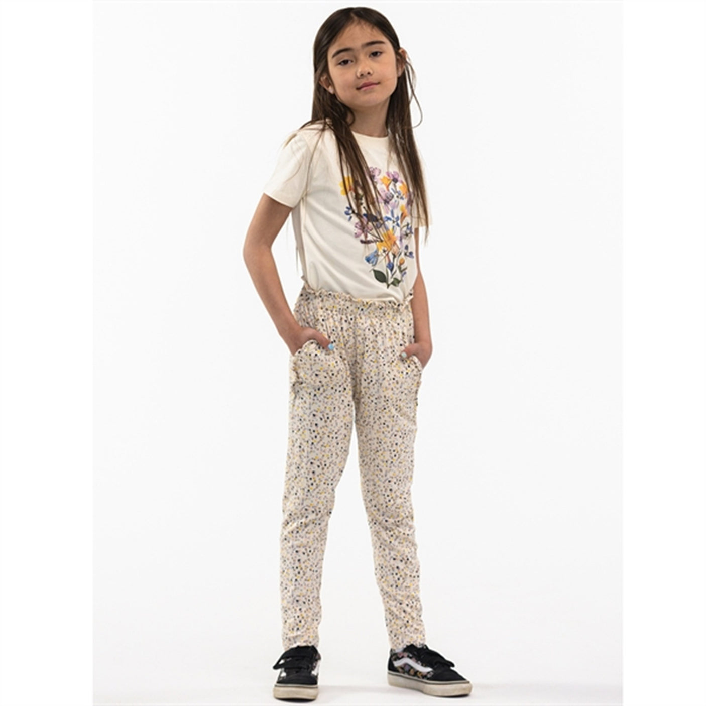 THE NEW White Swan Flower T-shirt