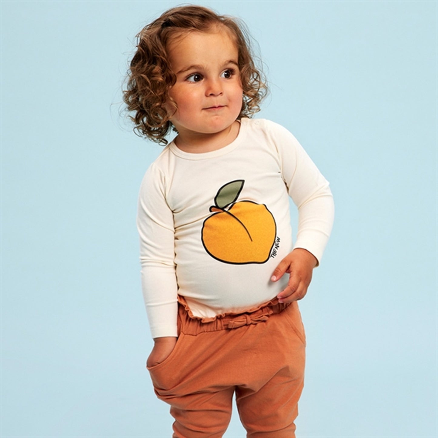 THE NEW Siblings White Swan Free Body