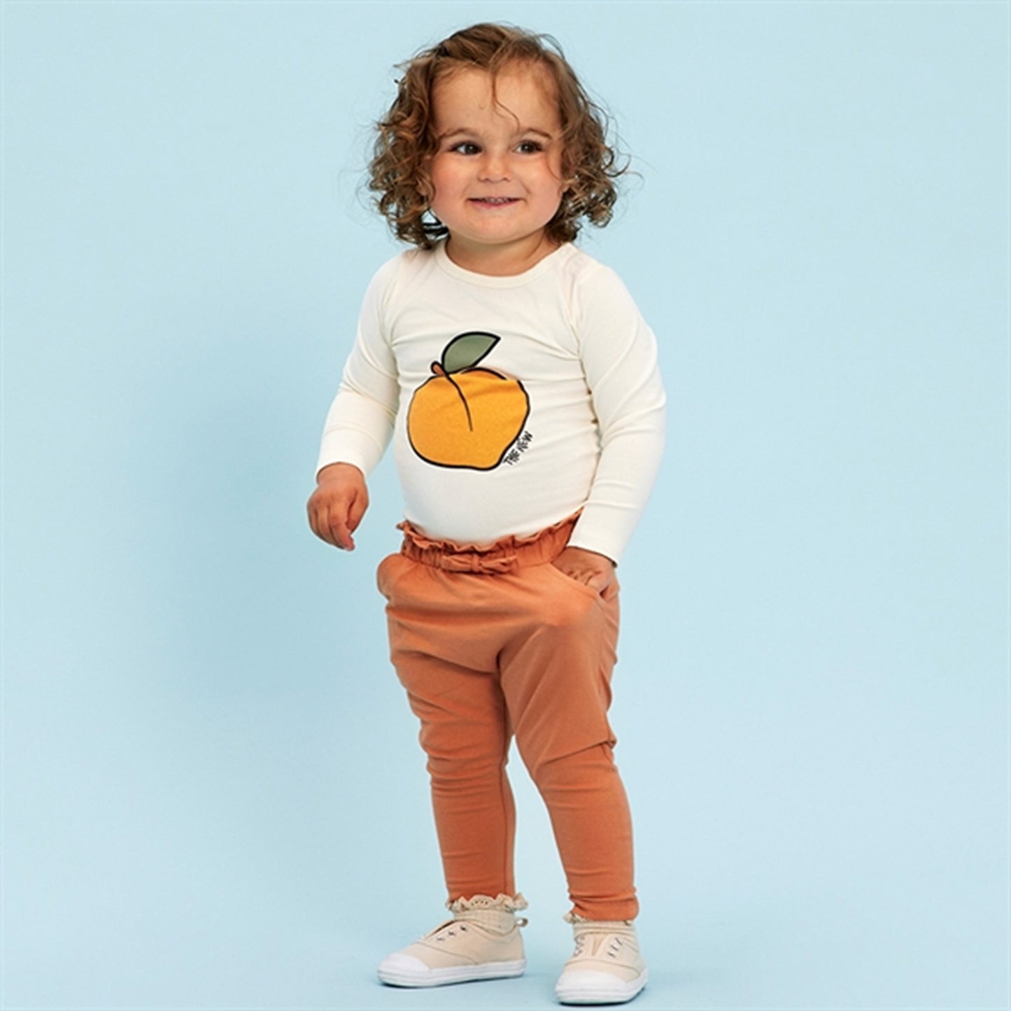 THE NEW Siblings White Swan Free Body